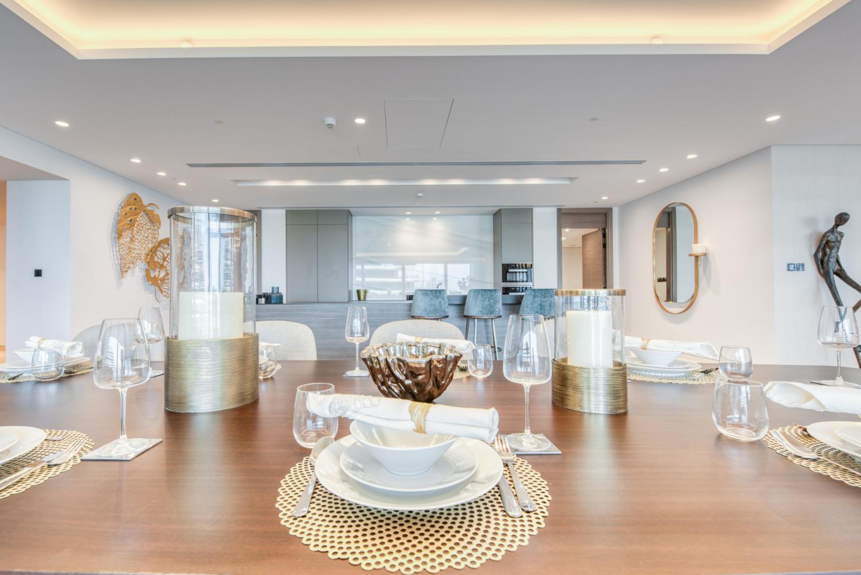 Palm Jumeirah Luxury Apartments by Propr