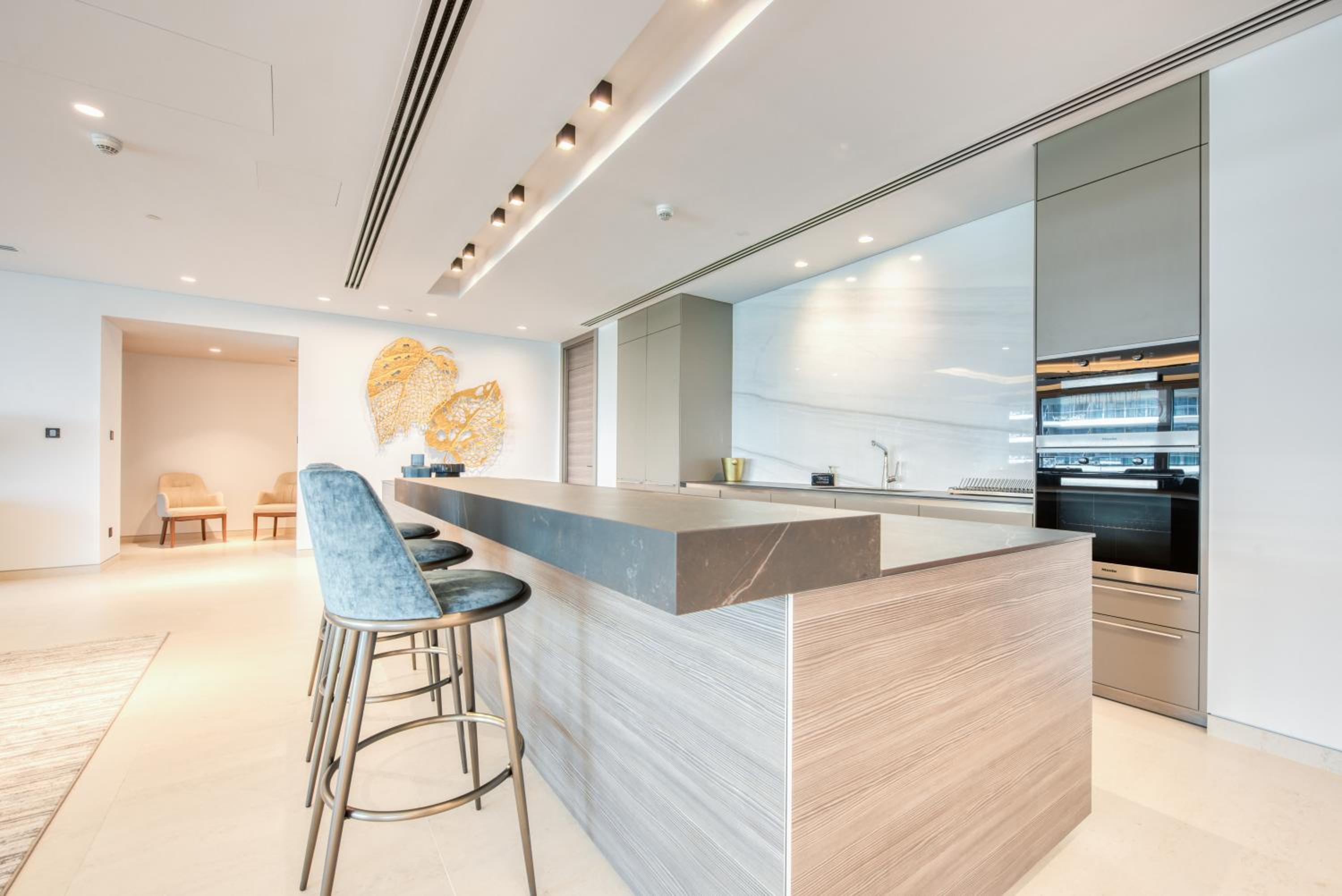 Palm Jumeirah Luxury Apartments by Propr