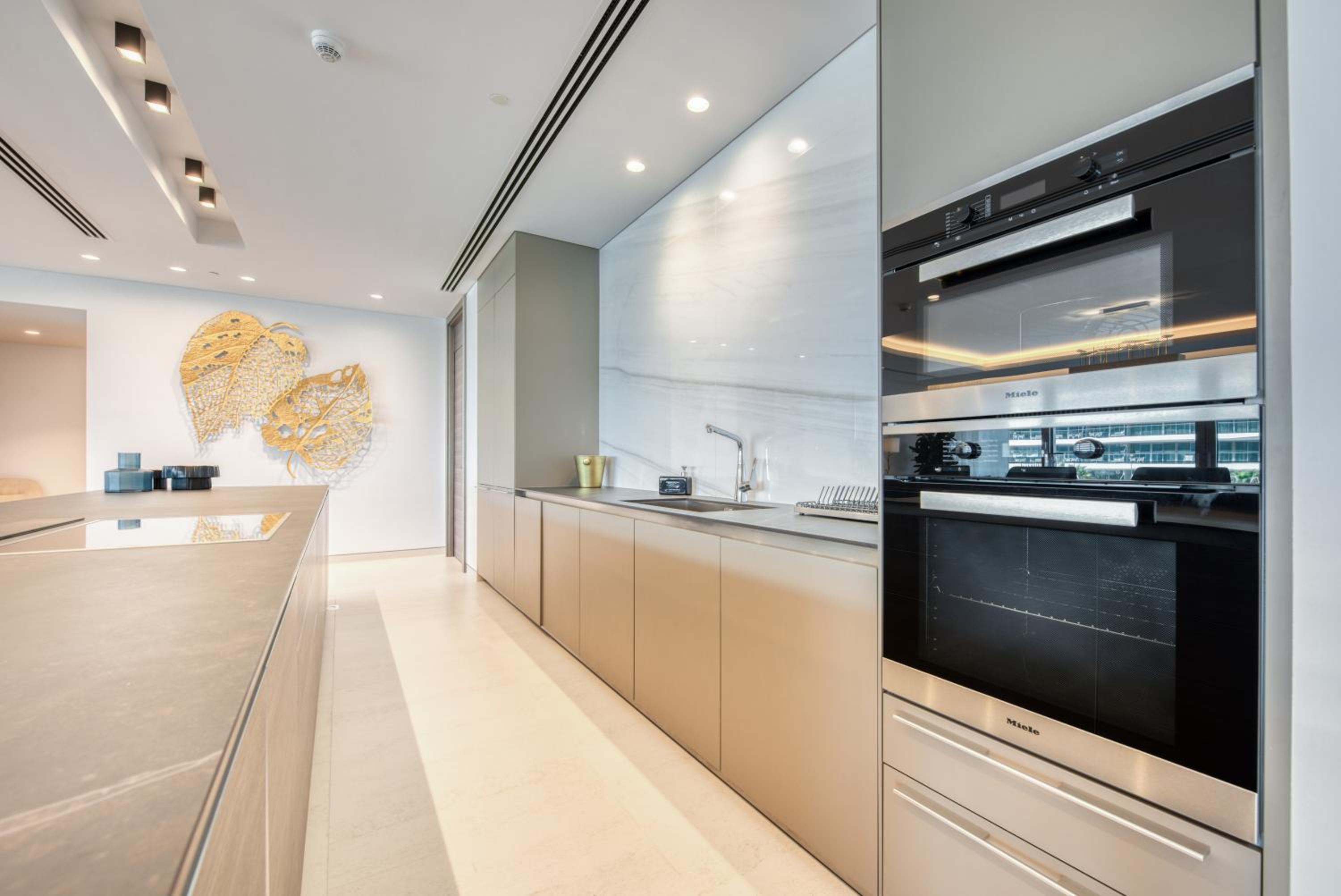 Palm Jumeirah Luxury Apartments by Propr