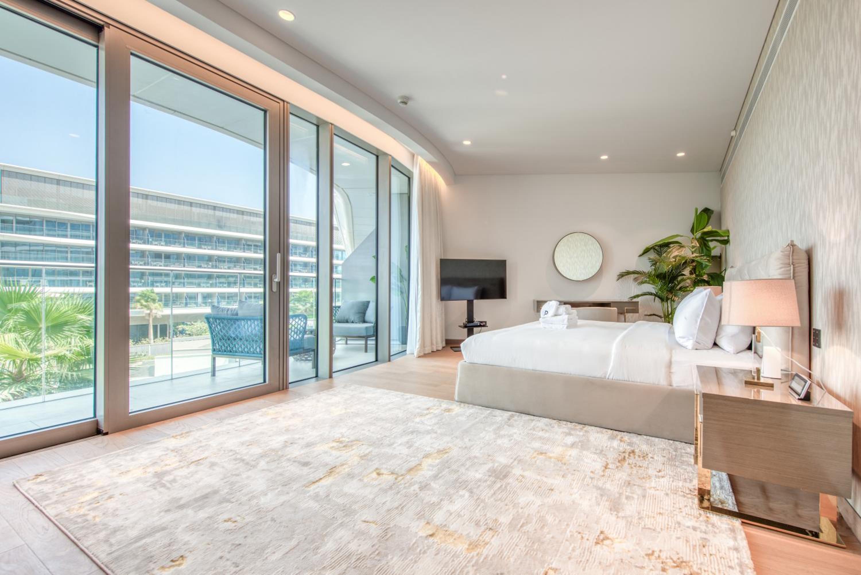 Palm Jumeirah Luxury Apartments by Propr