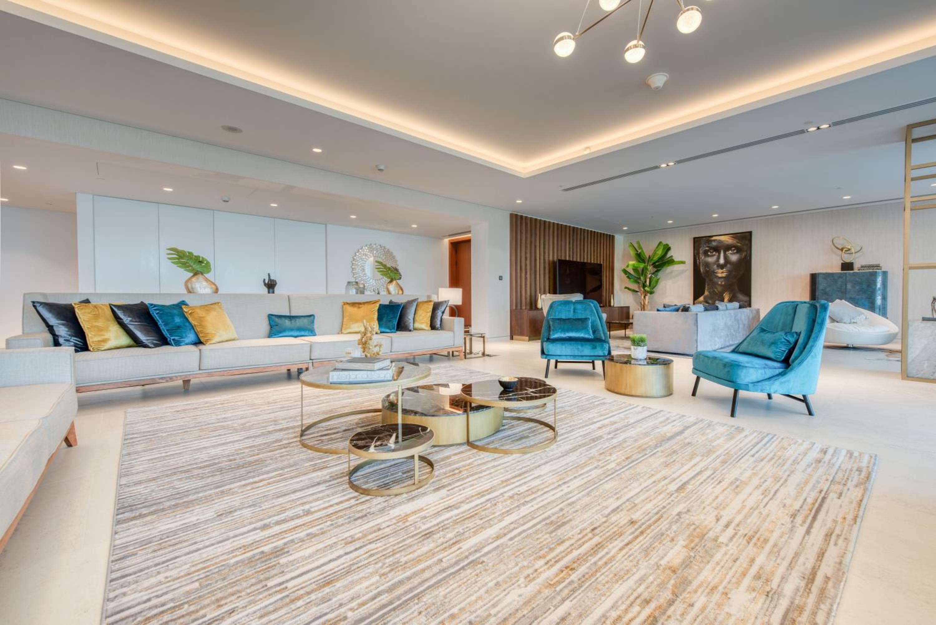 Palm Jumeirah Luxury Apartments by Propr