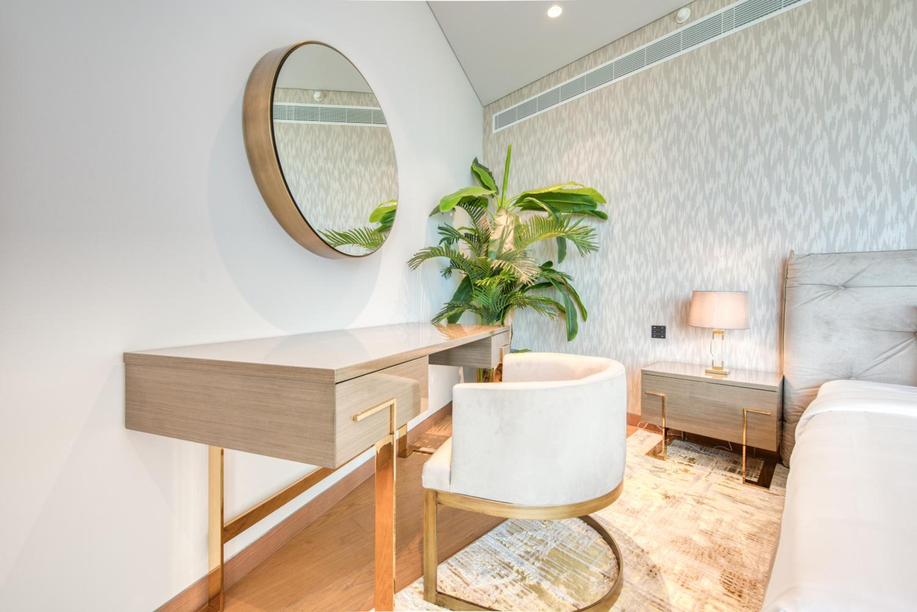 Palm Jumeirah Luxury Apartments by Propr
