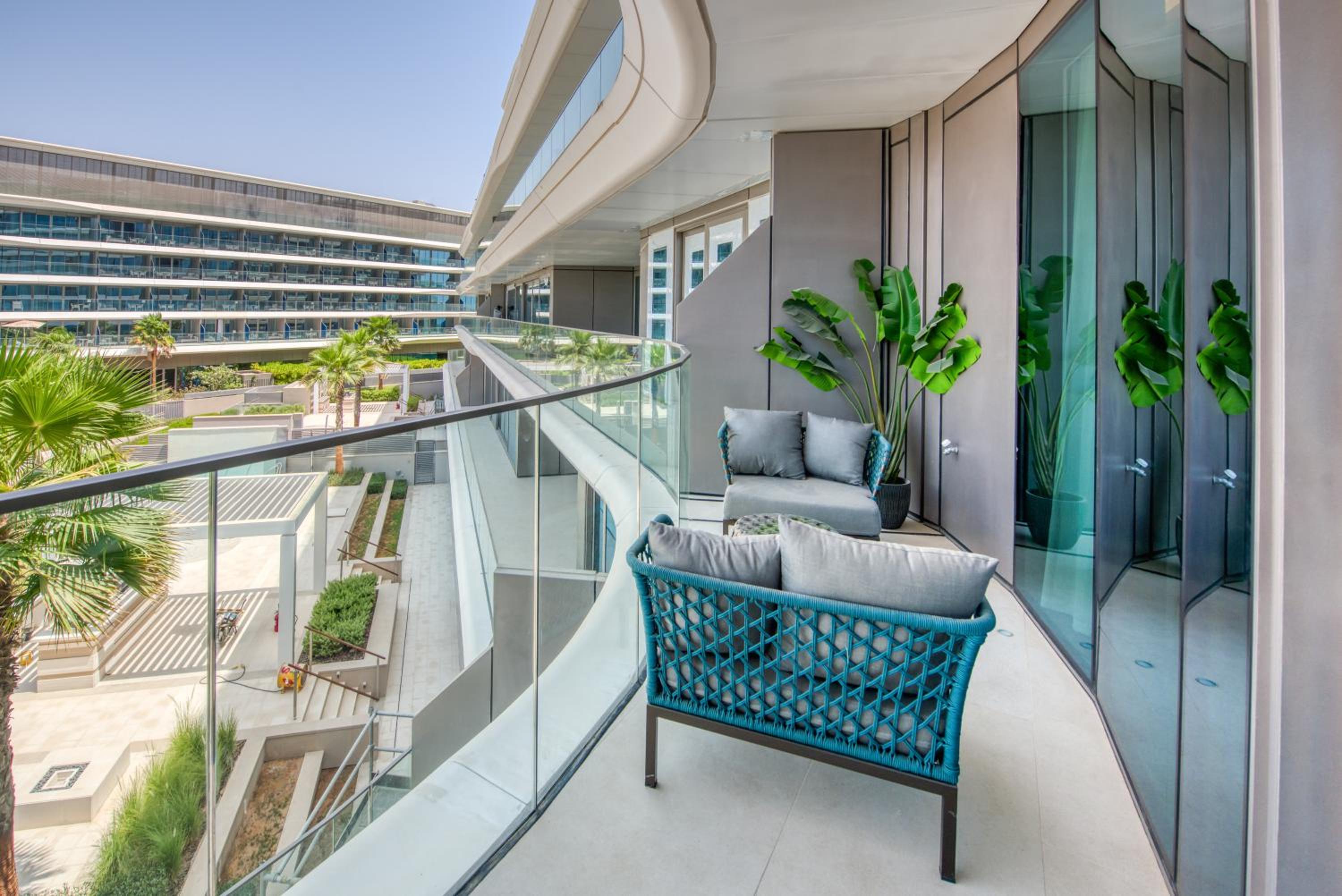 Palm Jumeirah Luxury Apartments by Propr