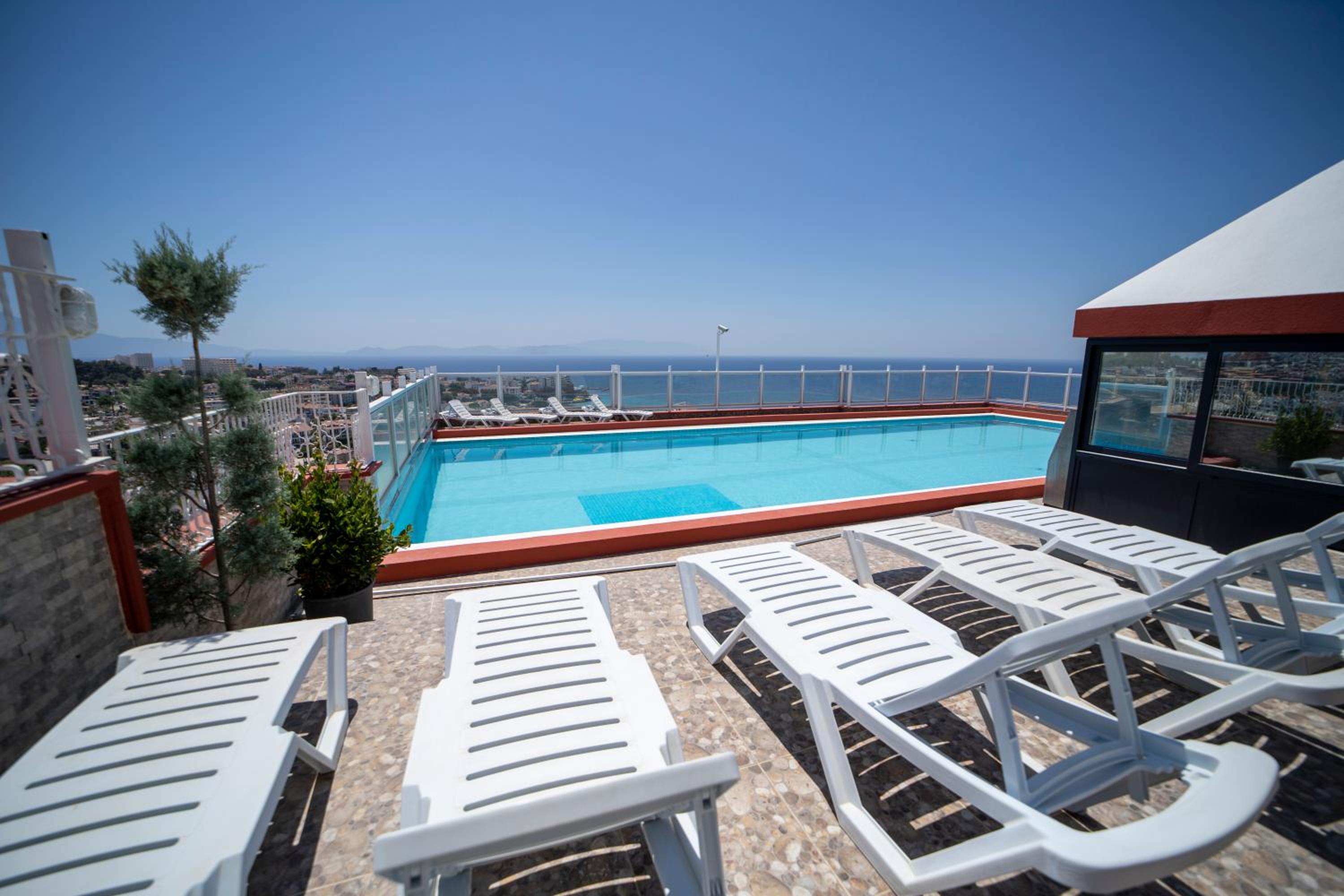 Silver Tower Residence - Image 22