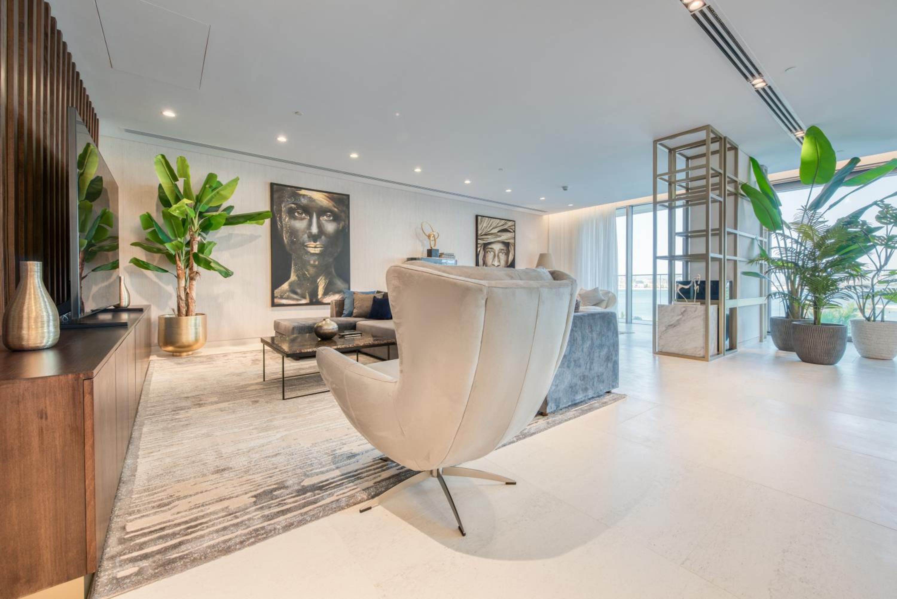 Palm Jumeirah Luxury Apartments by Propr