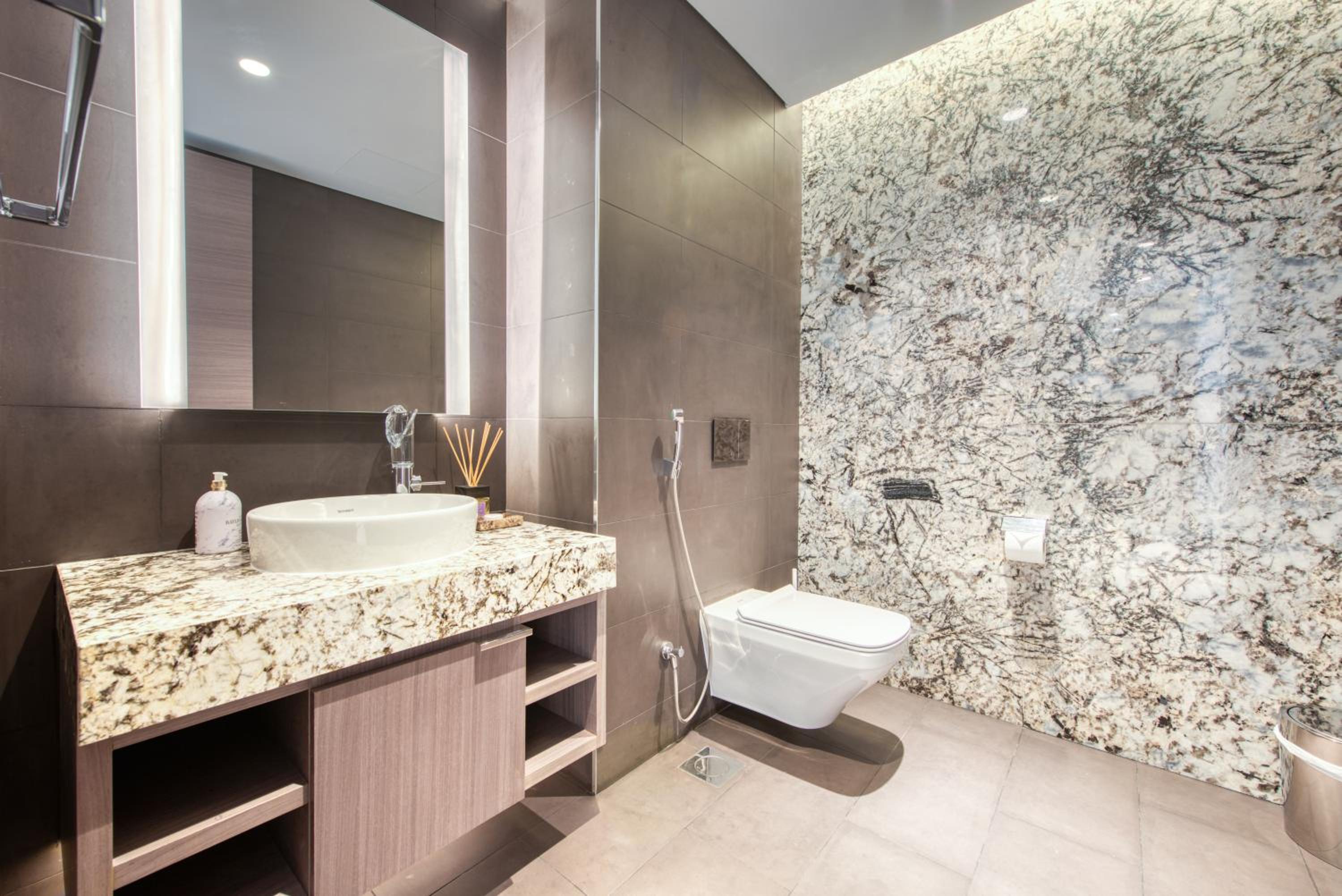 Palm Jumeirah Luxury Apartments by Propr