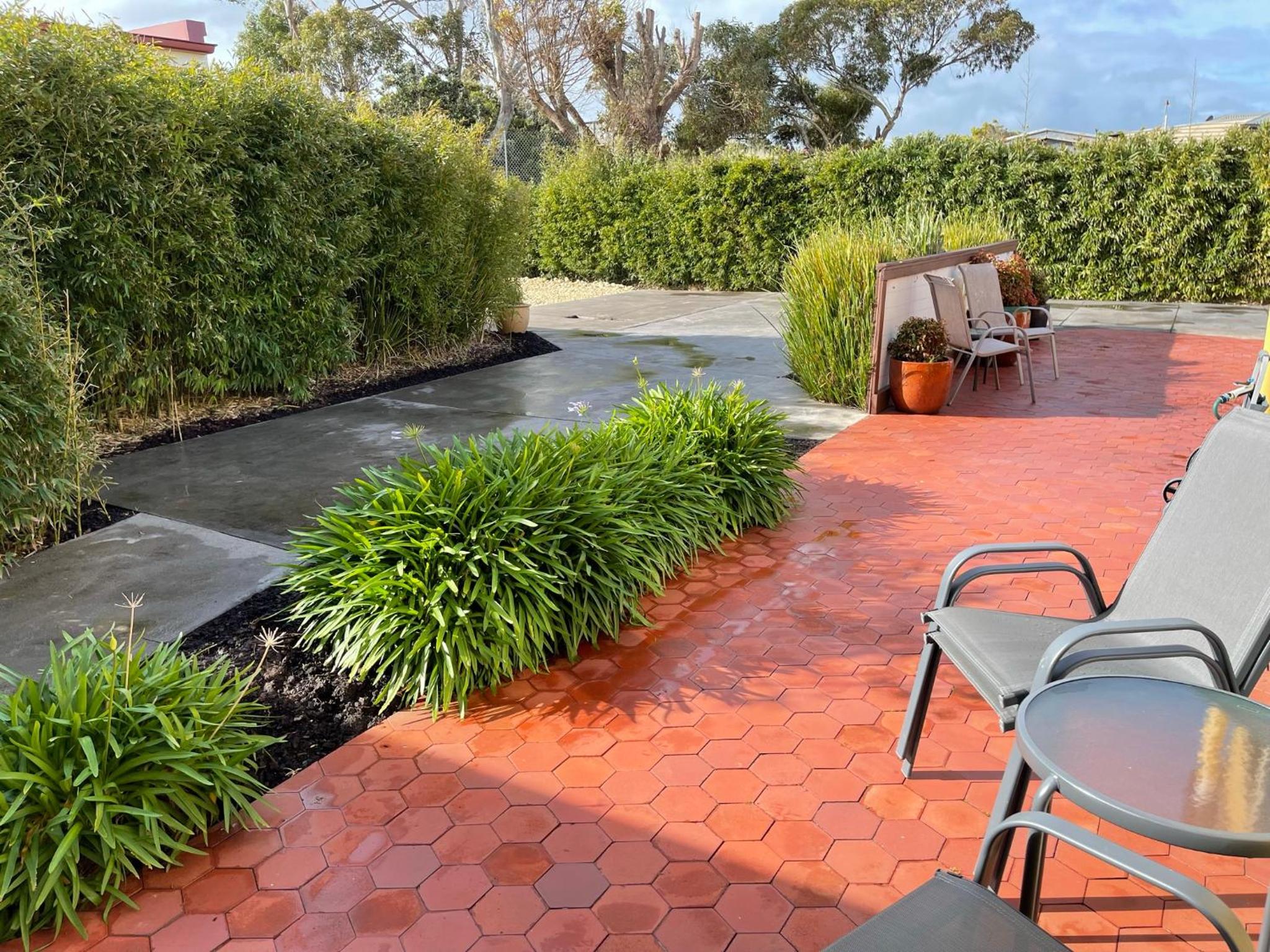 Austral Place 88 via Merri River