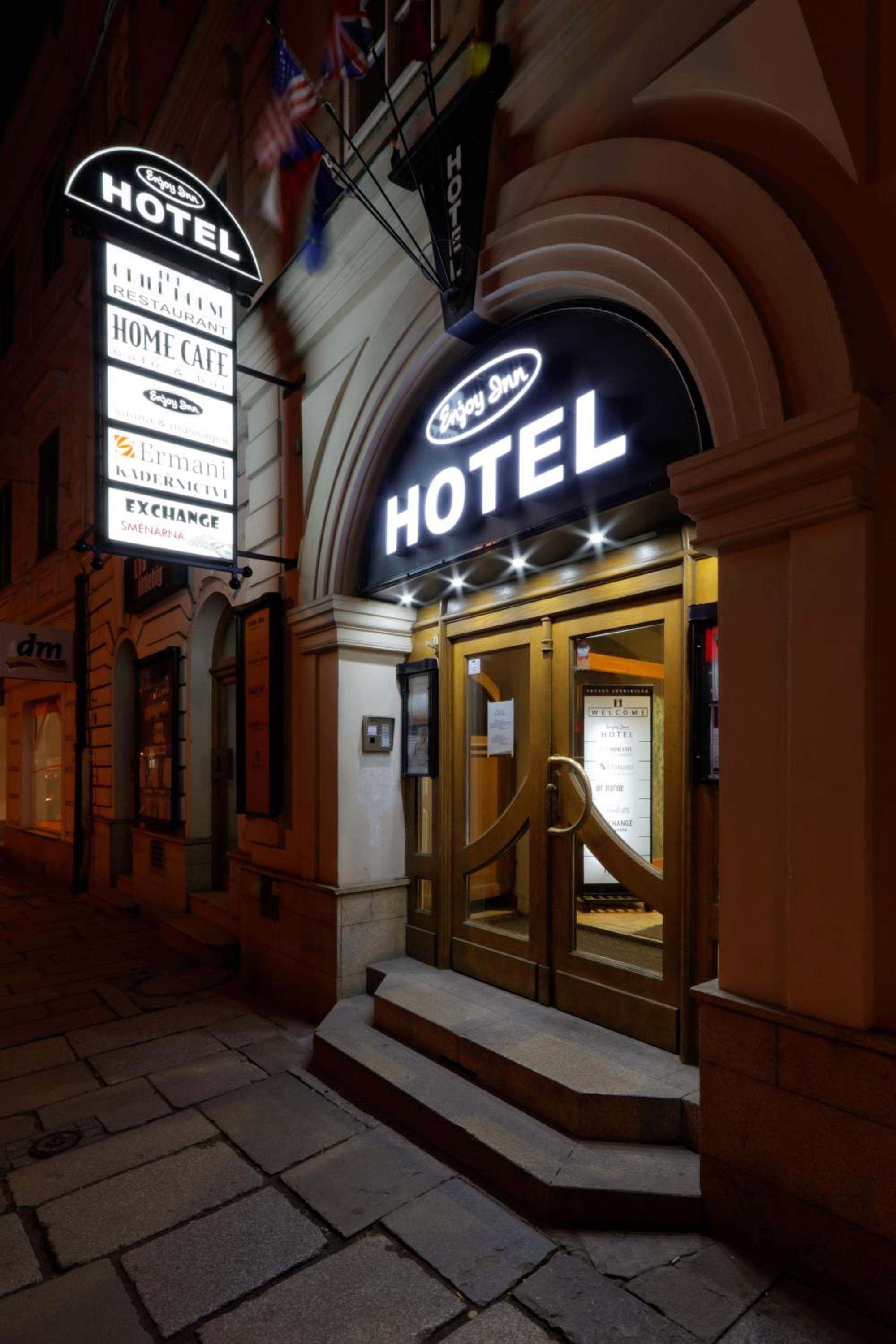 Hotel Enjoy Inn - Image 1