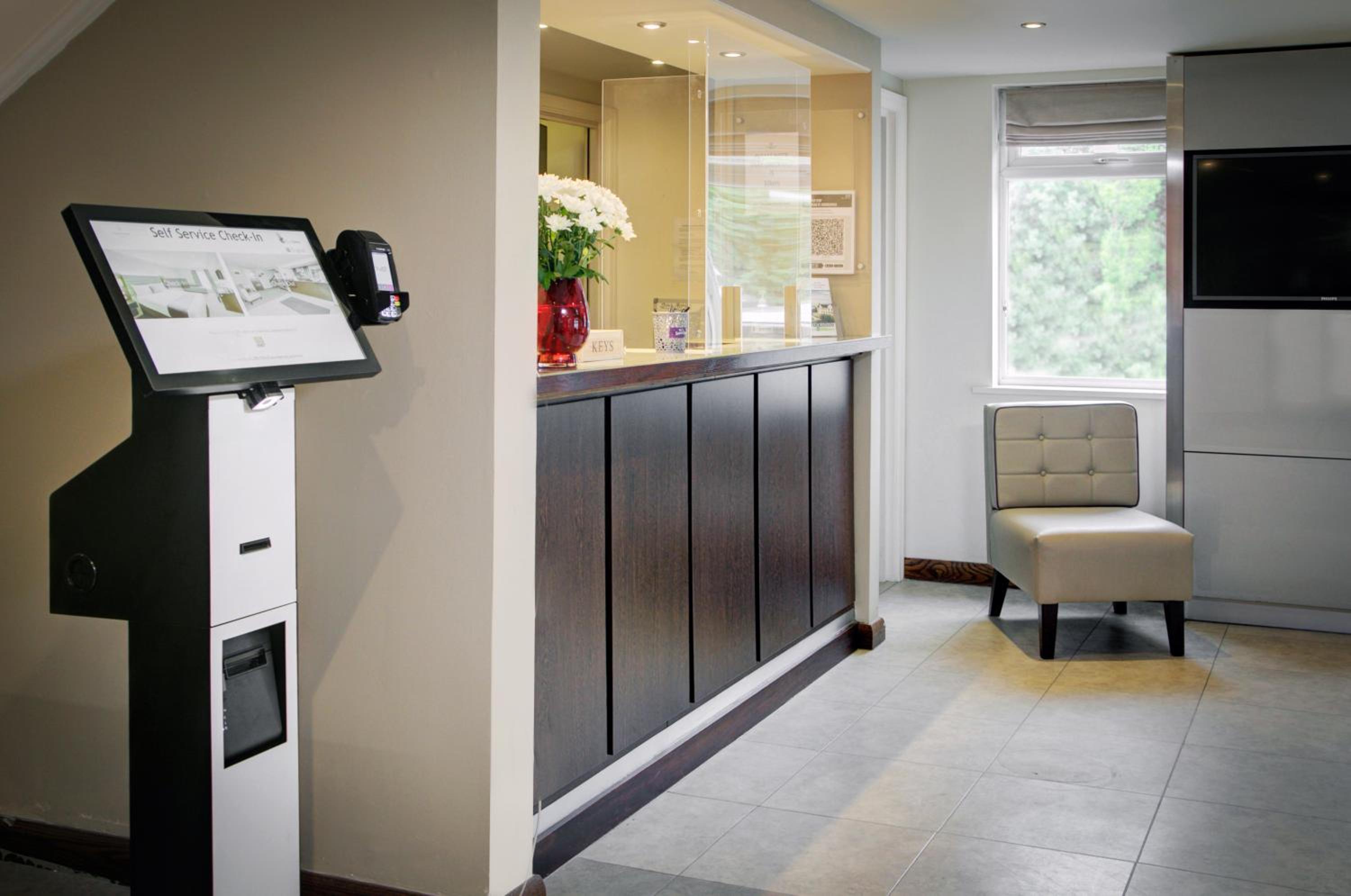 Huddersfield Vacations - Fortune Huddersfield; Sure Hotel Collection by Best Western - Property Image 2