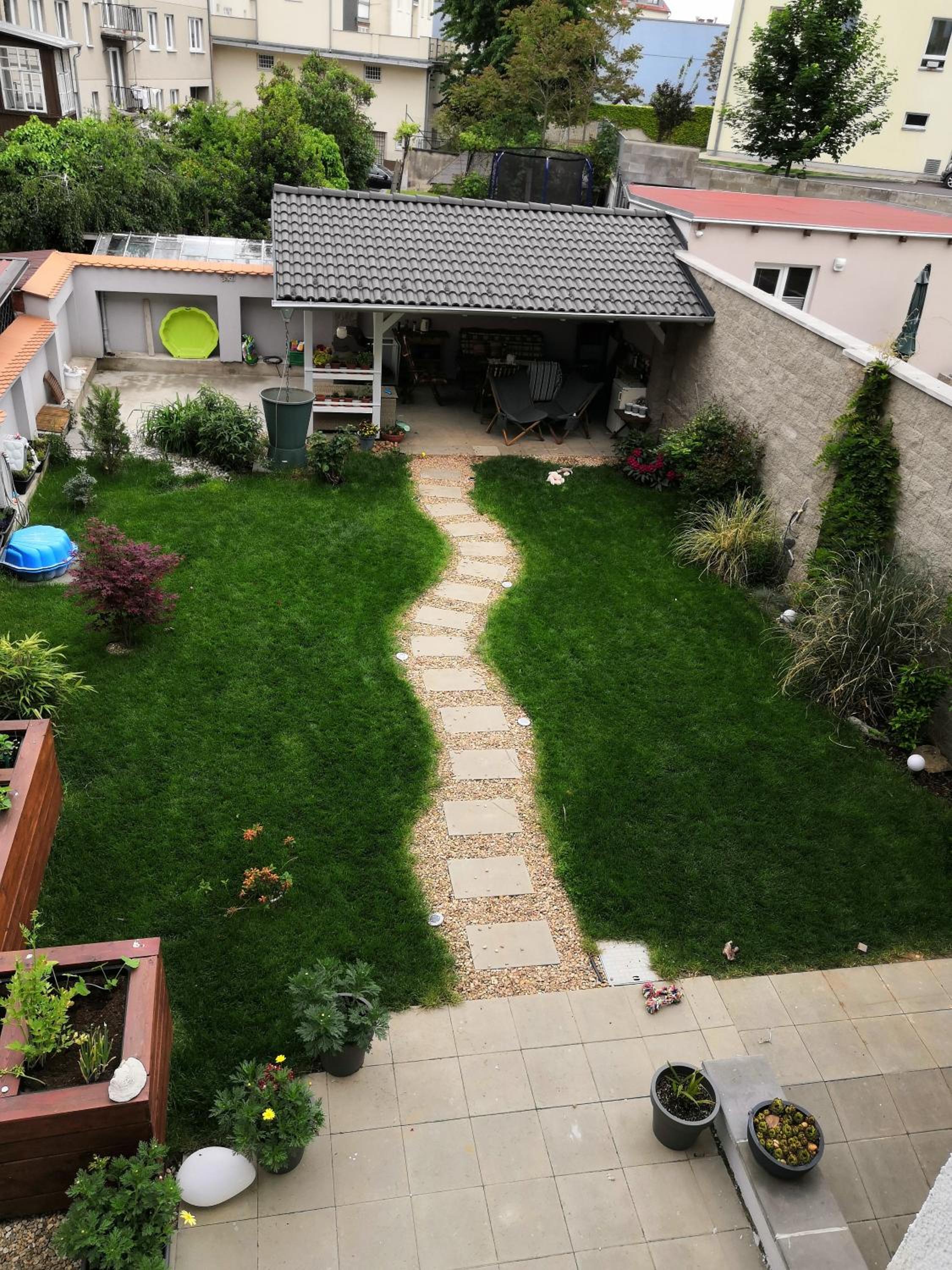 Photo 10