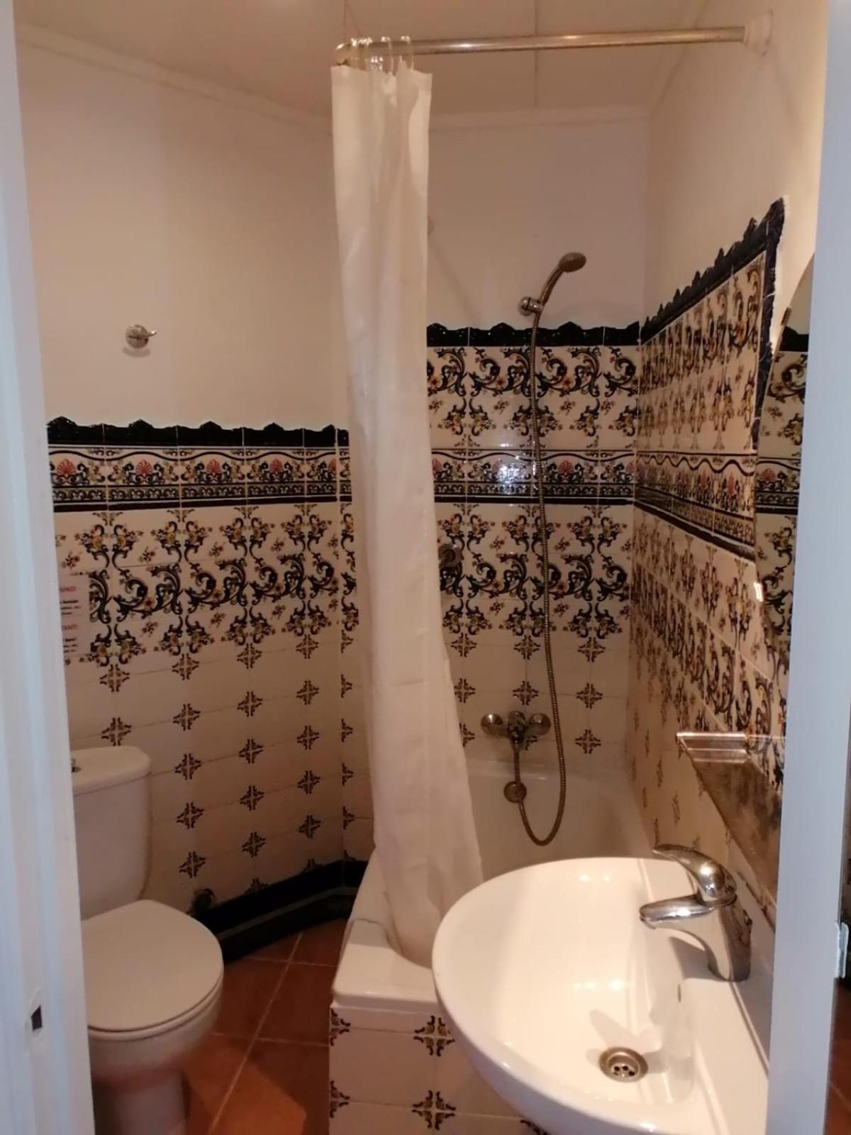 Casa Consell Gran Via, Guest House