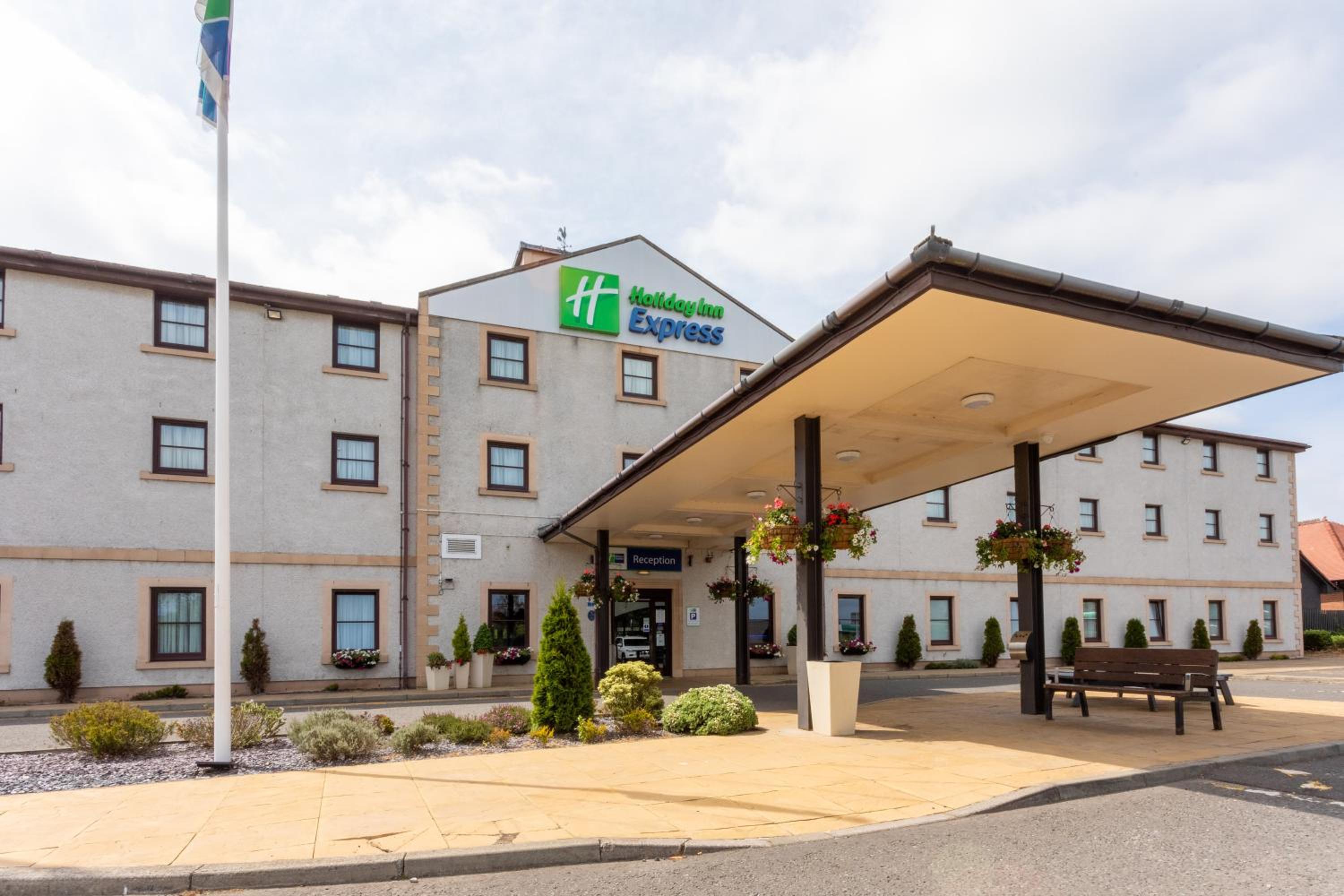 Perth Vacations - Holiday Inn Express Perth, an IHG Hotel - Property Image 1
