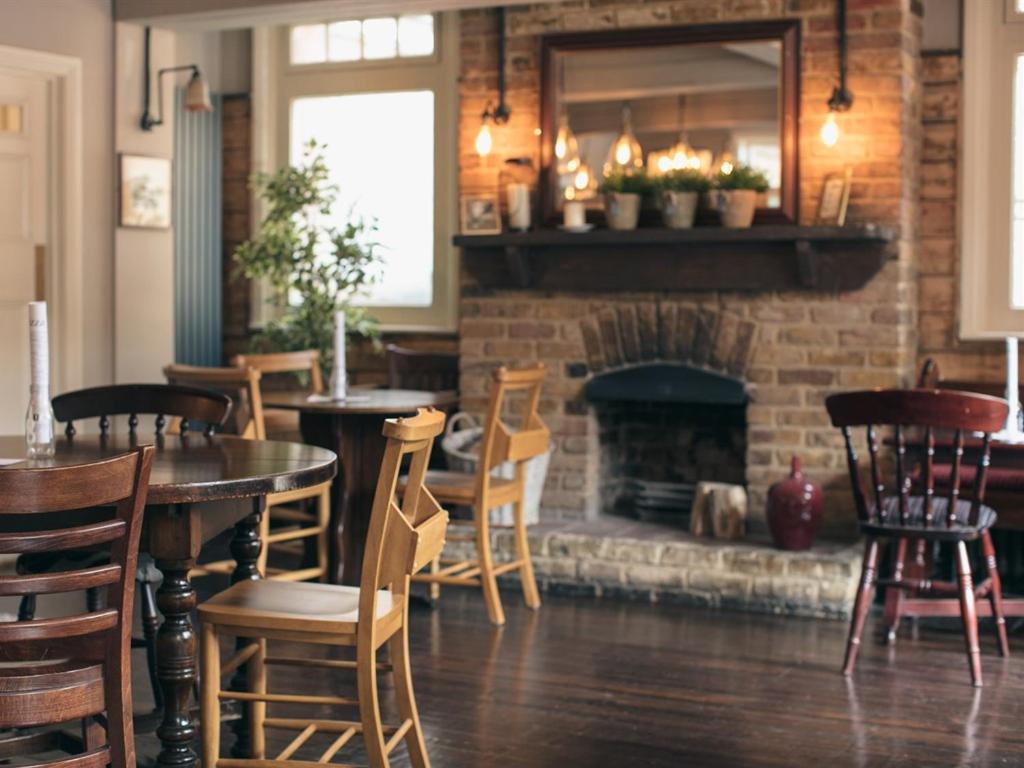 restaurant
