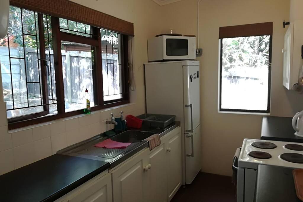 Franskraal-Bit of Salt-Rustic Family Beach House-From R1650 per night, sleeps 6,min 2 nights, please note no TV is available, only a Monitor and a HDMI Cab view 4