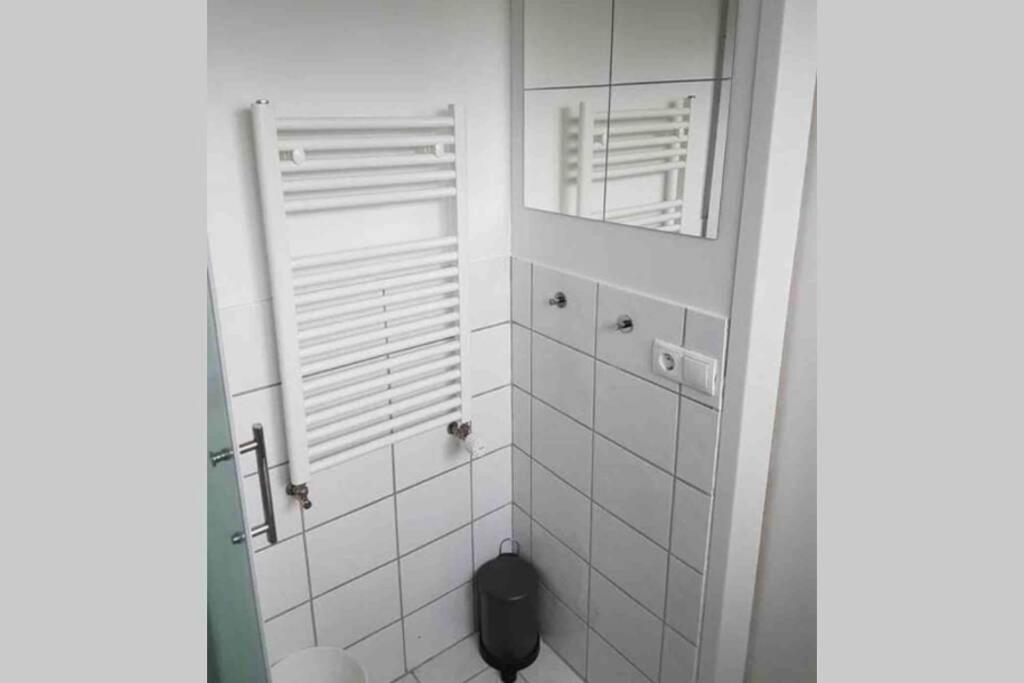 Private studio apartment near the airport