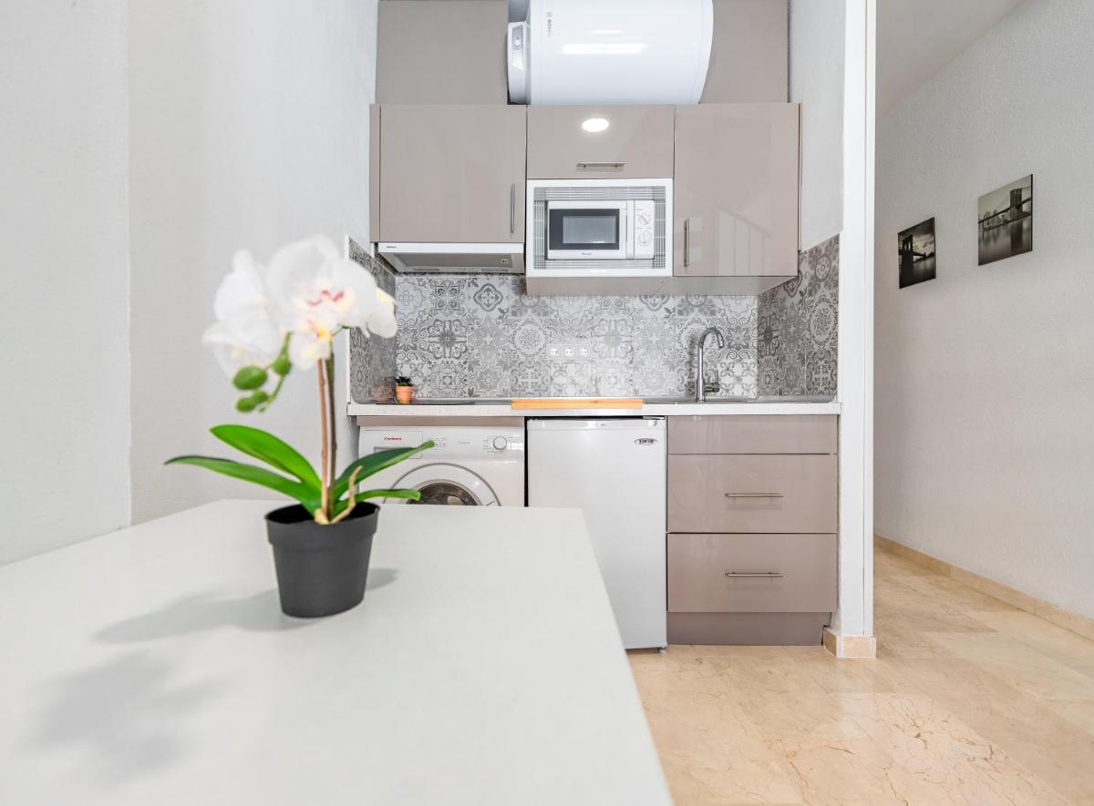 Private Rooftop & Elegant studio - Center by REMS photo 5