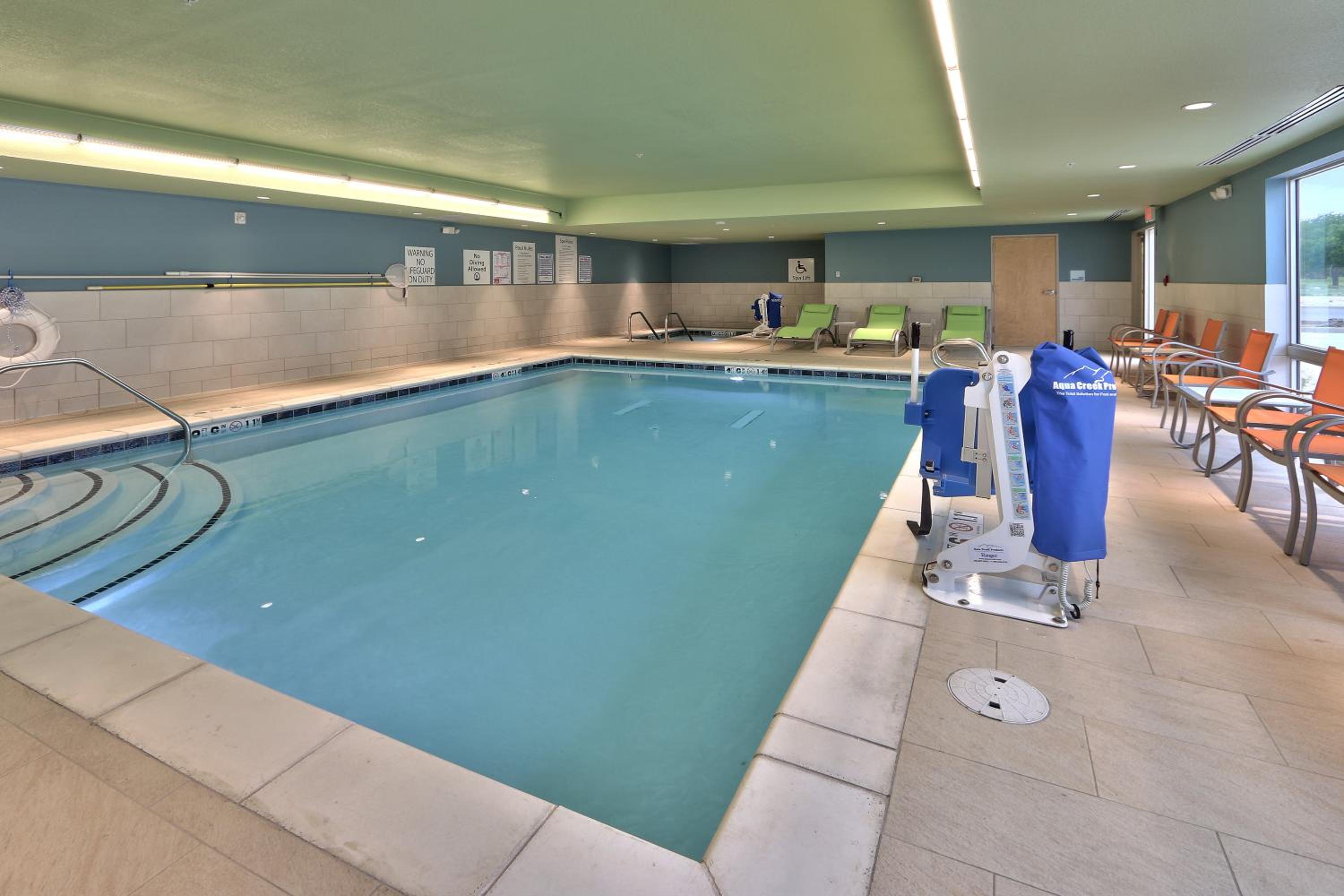 Roswell Vacations - Holiday Inn Express  Suites - Roswell, an IHG Hotel - Property Image 4