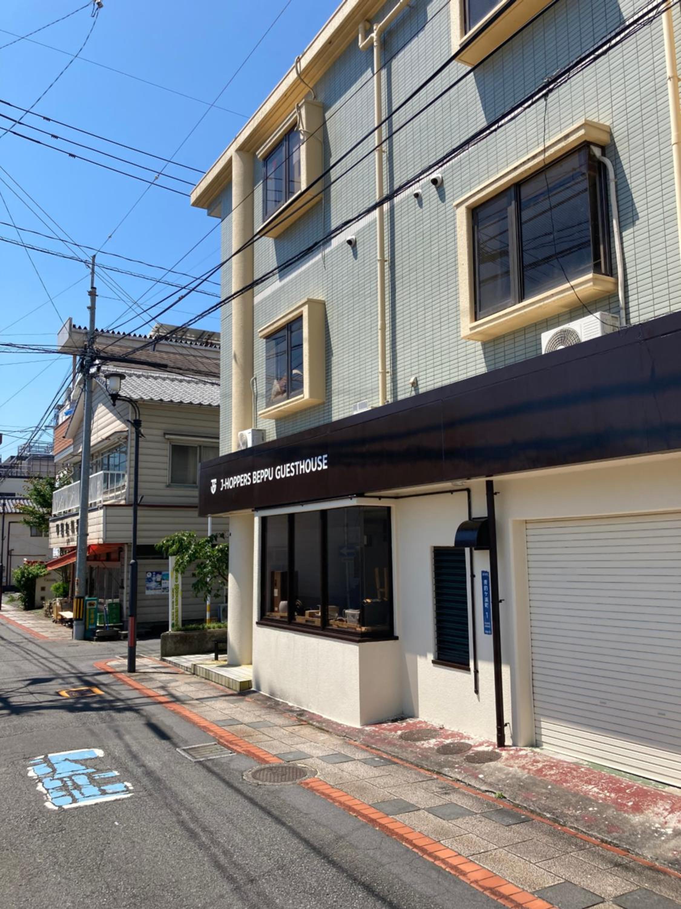 J-Hoppers Beppu Guesthouse ジェイホッパーズ別府ゲストハウス view 2