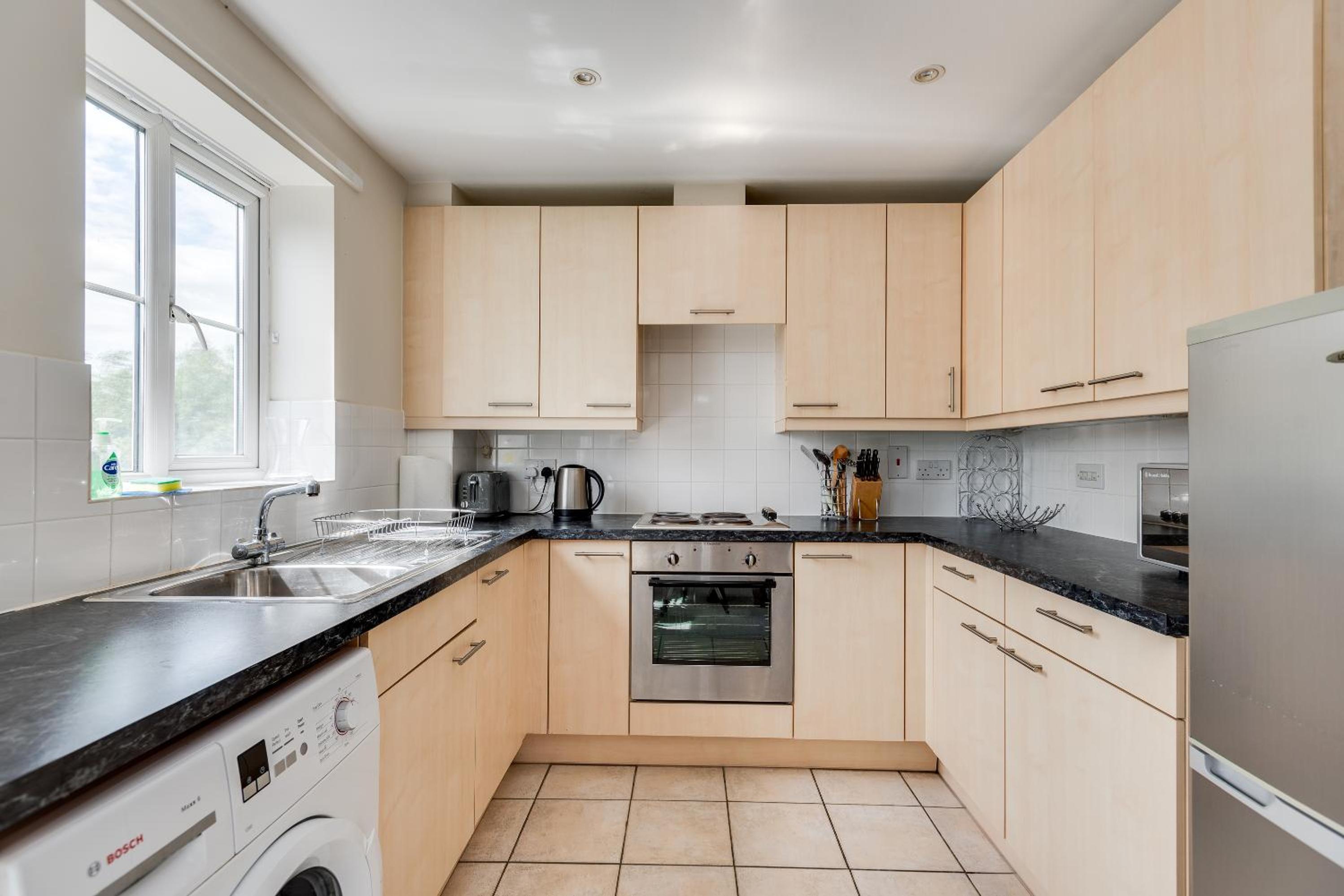 Modern 2 Bedroom Apartment in popular Jericho !!! view 2