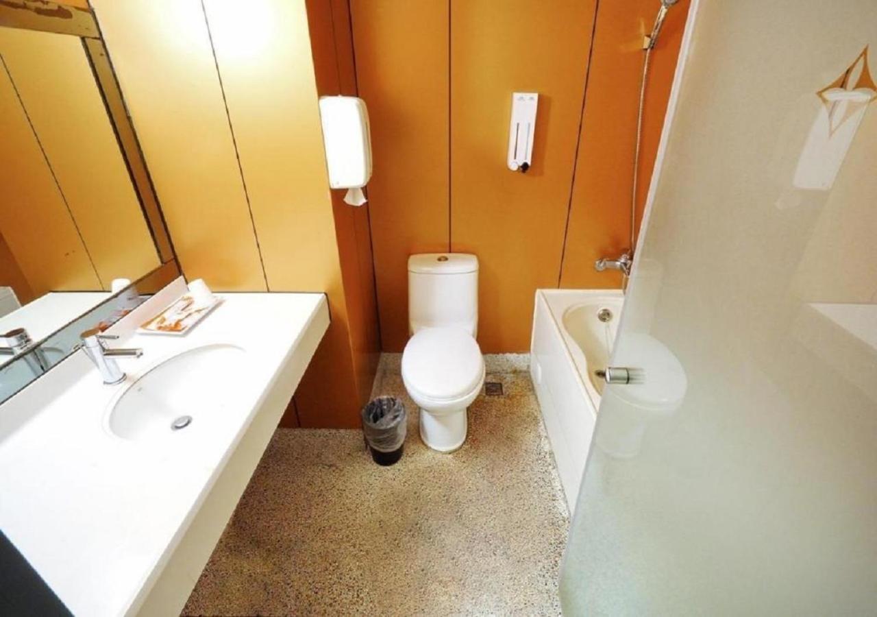 Walker Hotel - Sanchong