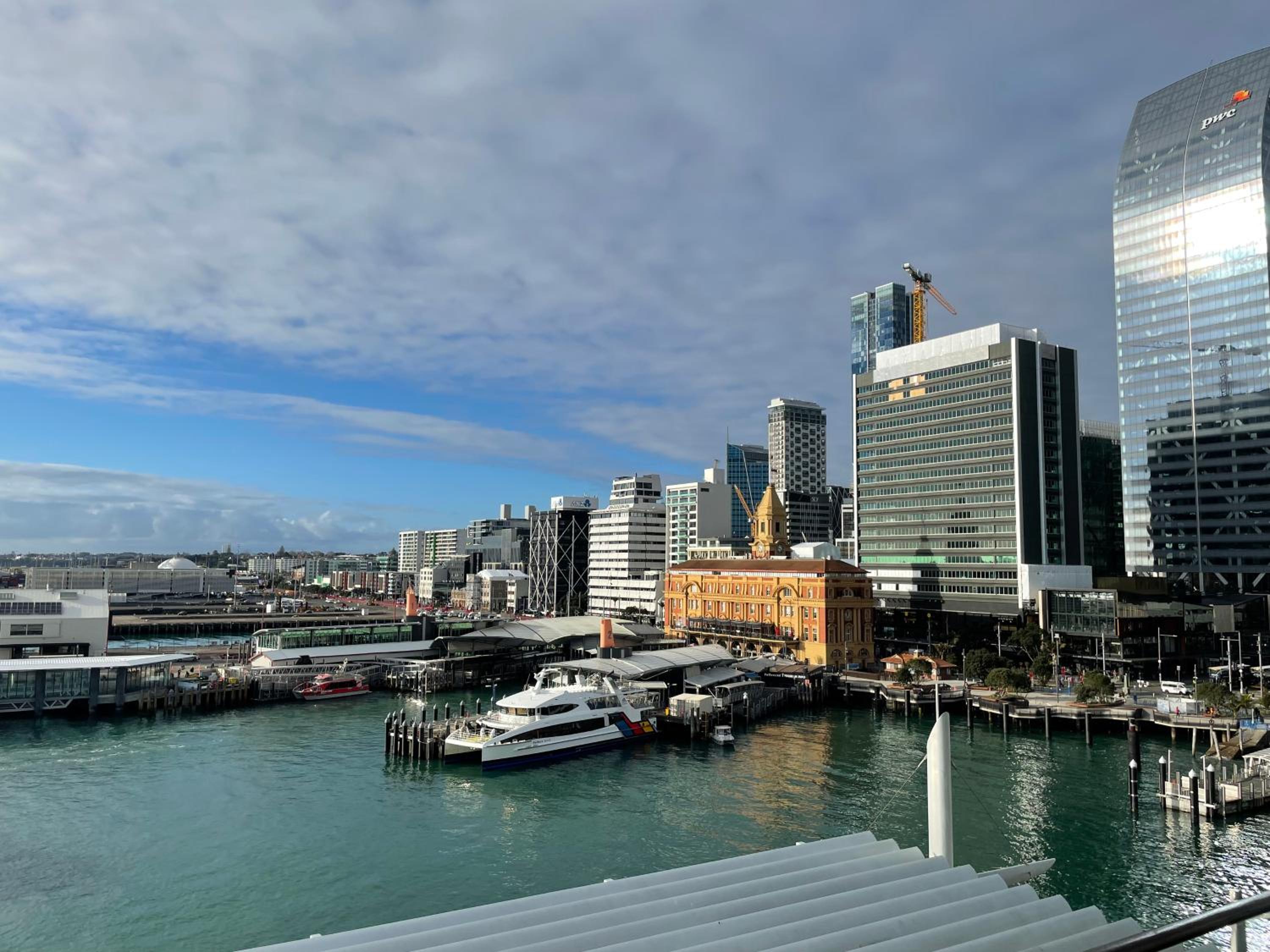 All New Penthouse on Princes Wharf! The Soul of Auckland! Free Parking! view 4