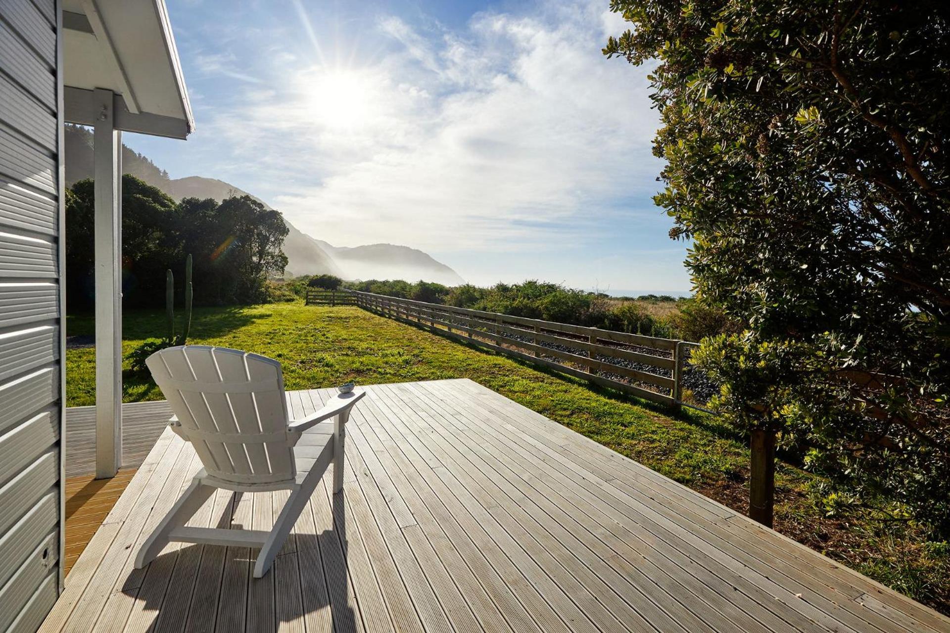 Beachfront Cottage Mangamaunu