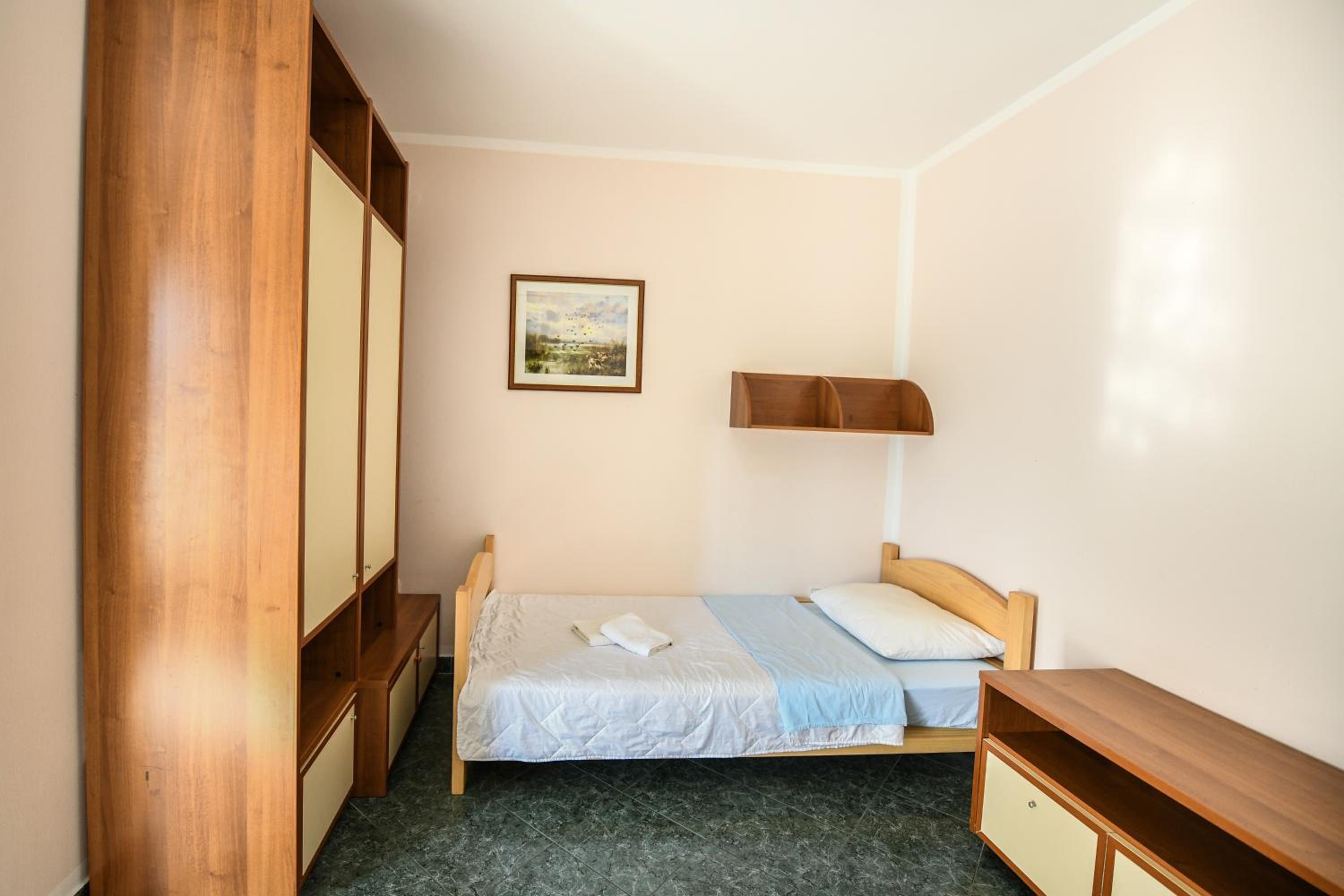 Jolly Apartments