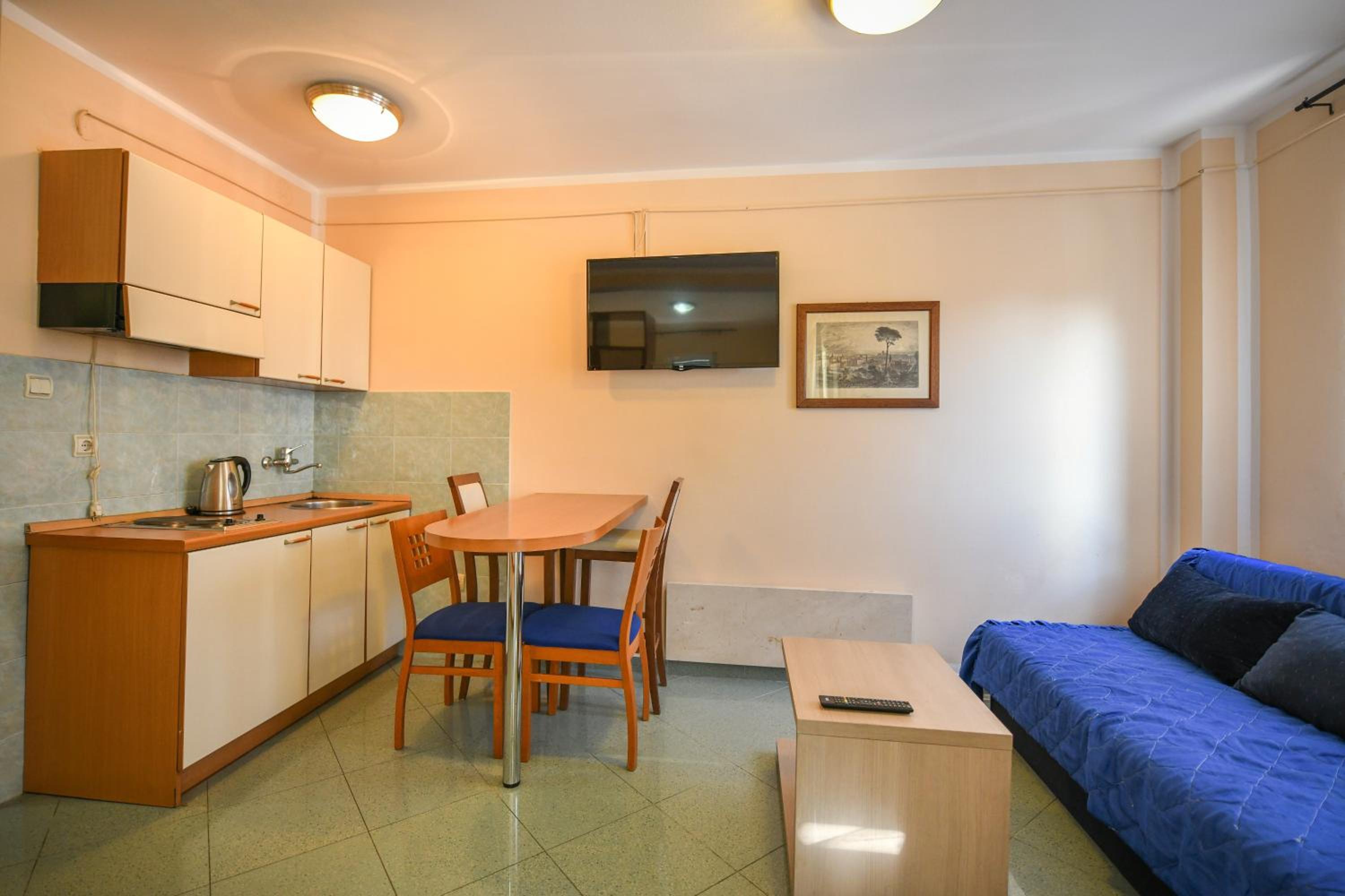 Jolly Apartments