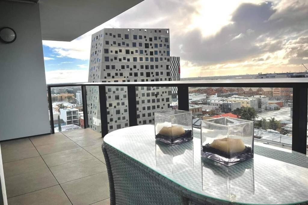 Enjoy a little Luxury in Adelaide CBD - Perfect!