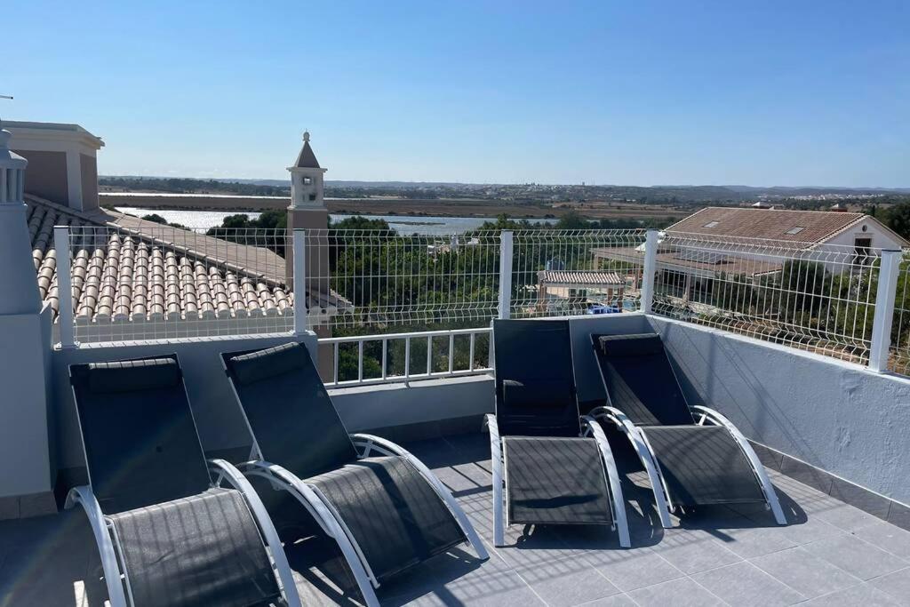 Spacious Villa. Large Rooftop. 4 Bedroom Sleeps 8 view 4