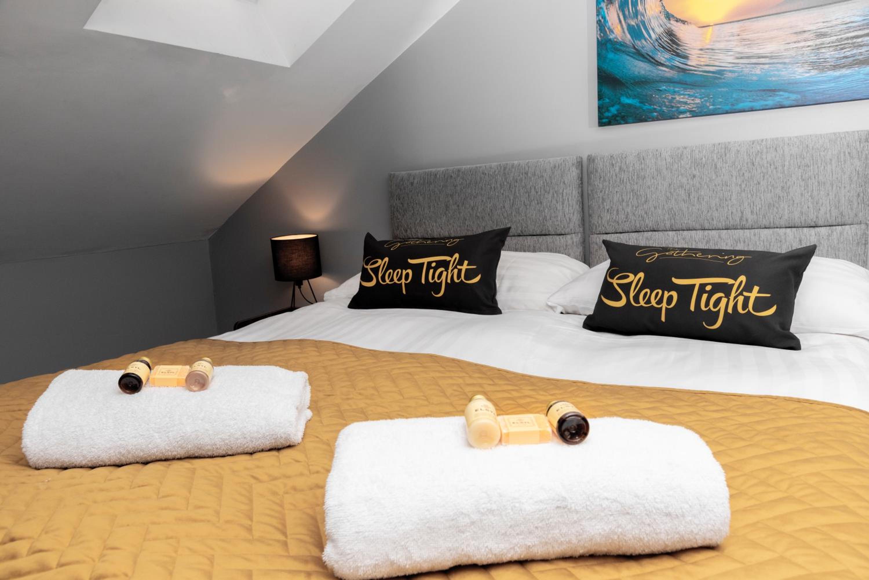 The Penthouse Gathering - Town Centre - Sleeps Up To 16 view 2