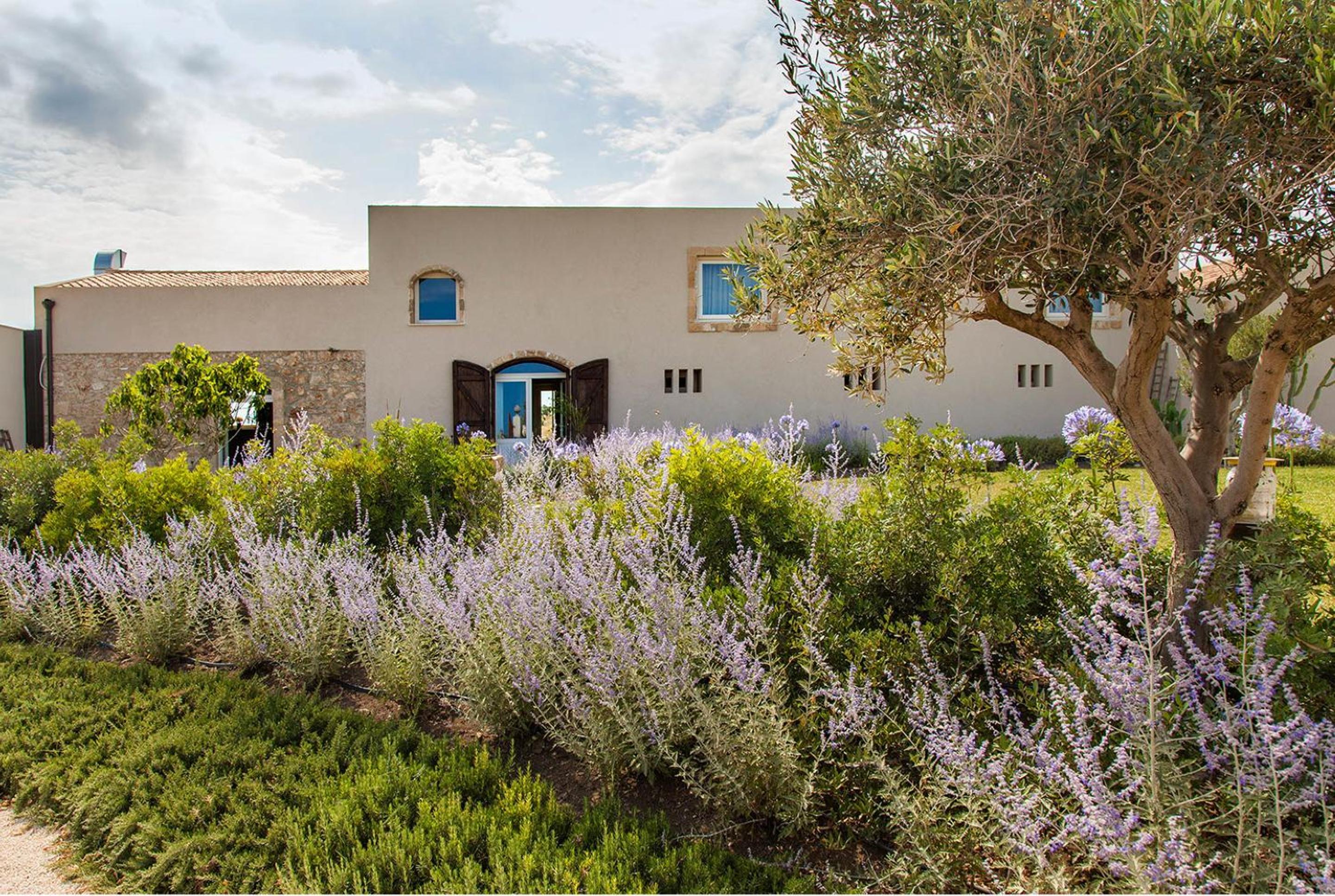 Scilla Maris Charming Suites