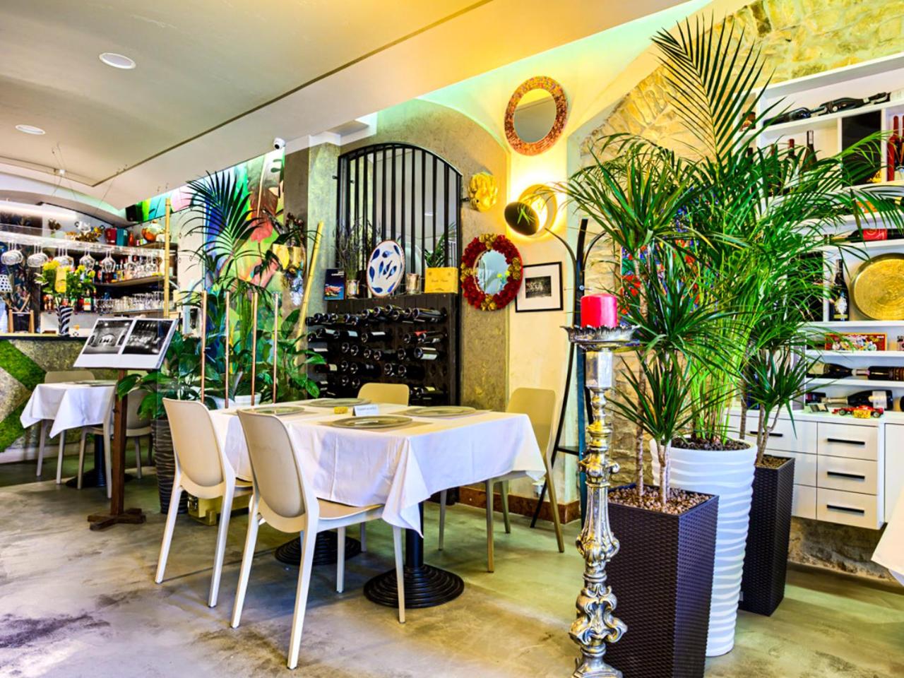 restaurant