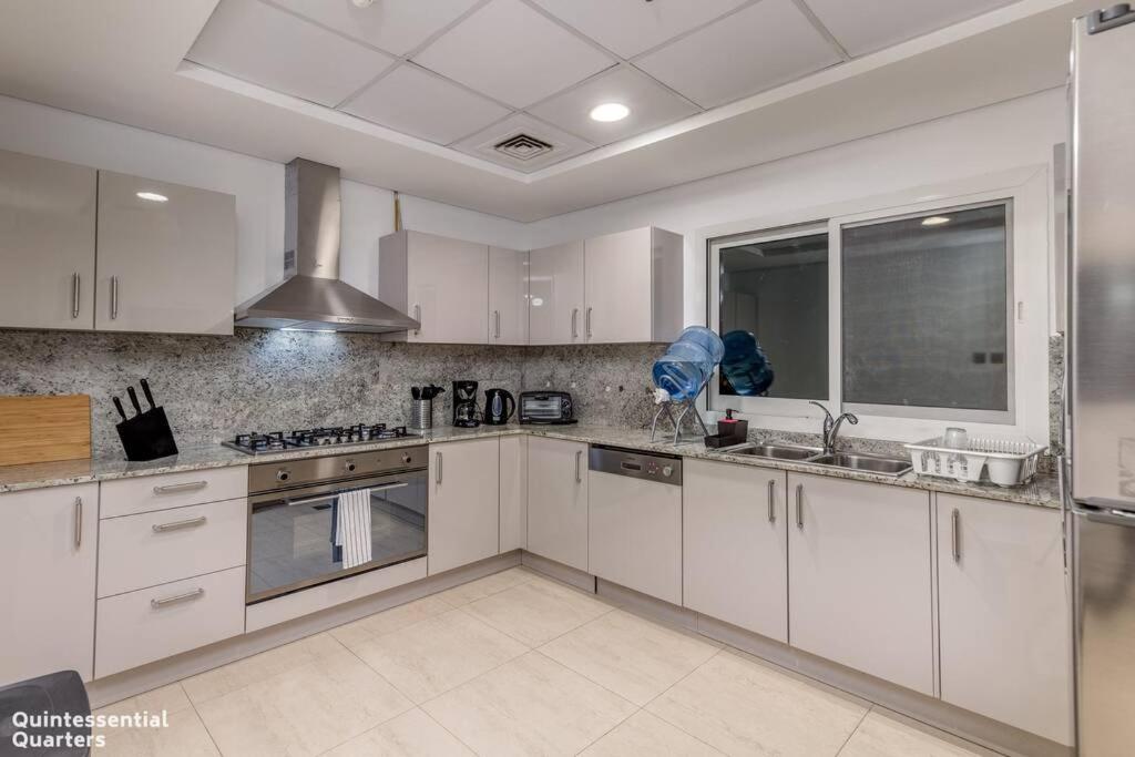 Peaceful Oasis 3BR+kids, 7 min walk to Dubai Mall