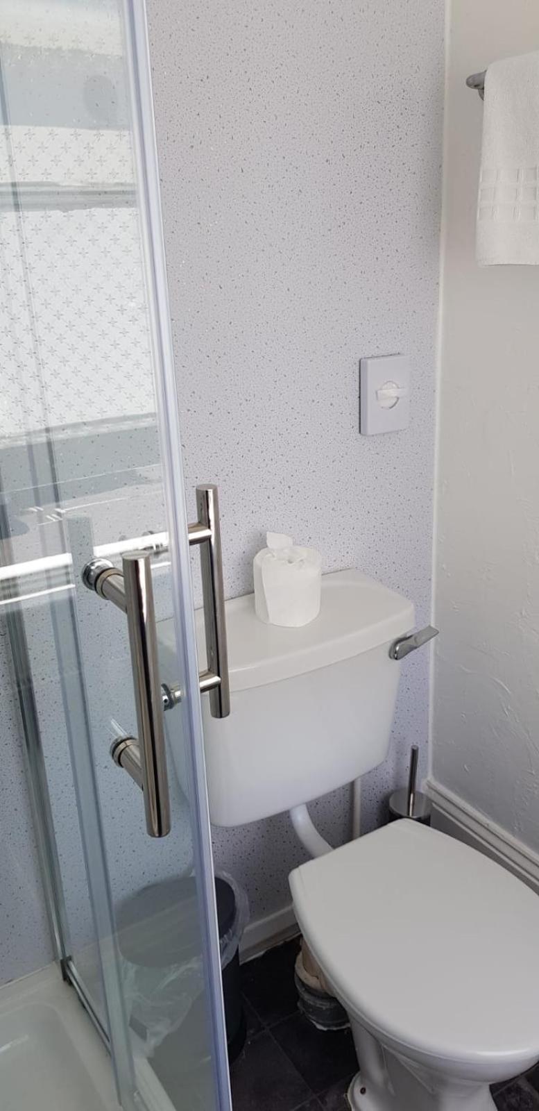 Torquay Vacations - Newburgh Guesthouse - Property Image 1