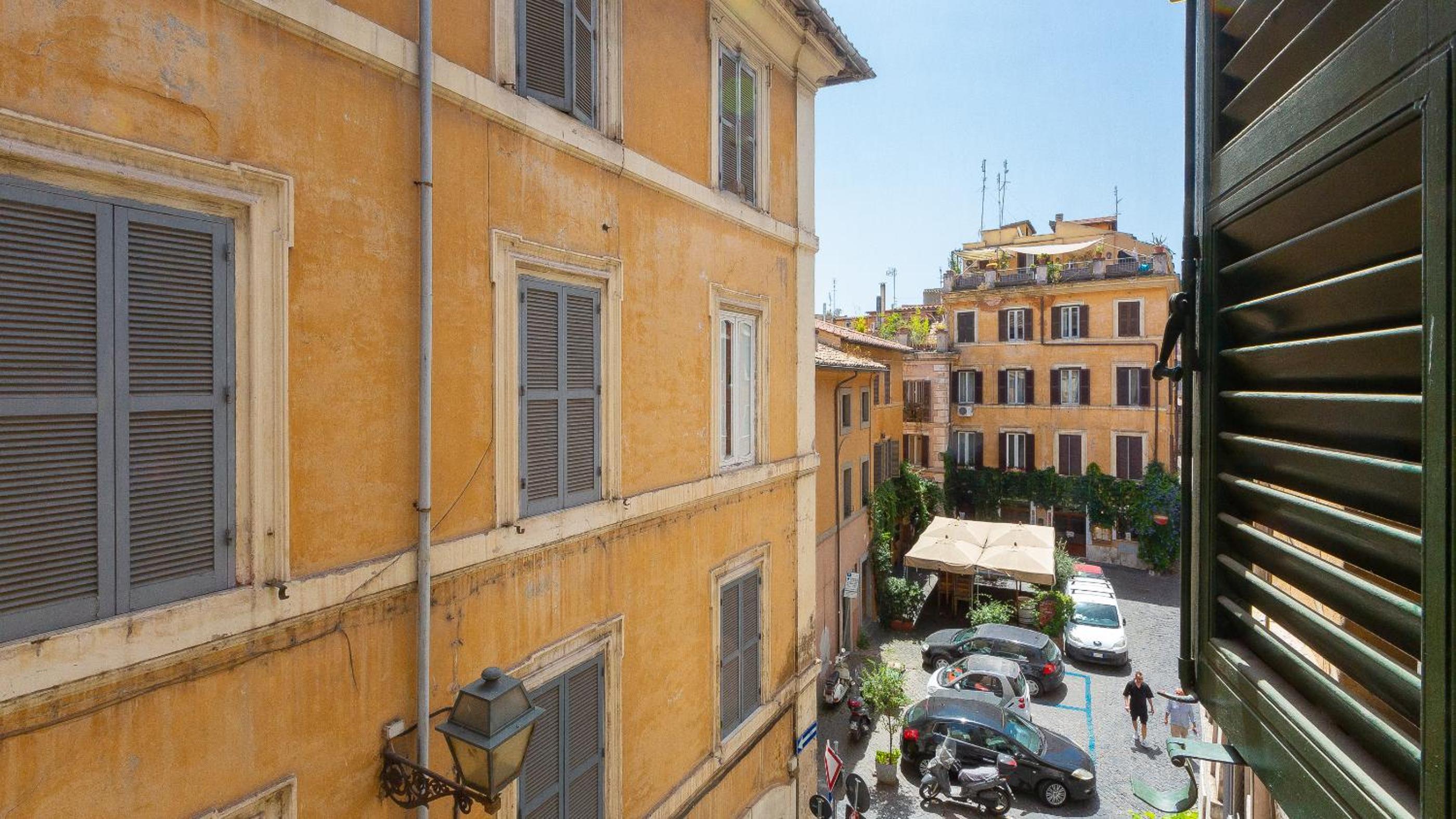 Trastevere Alexander Rental in Rome