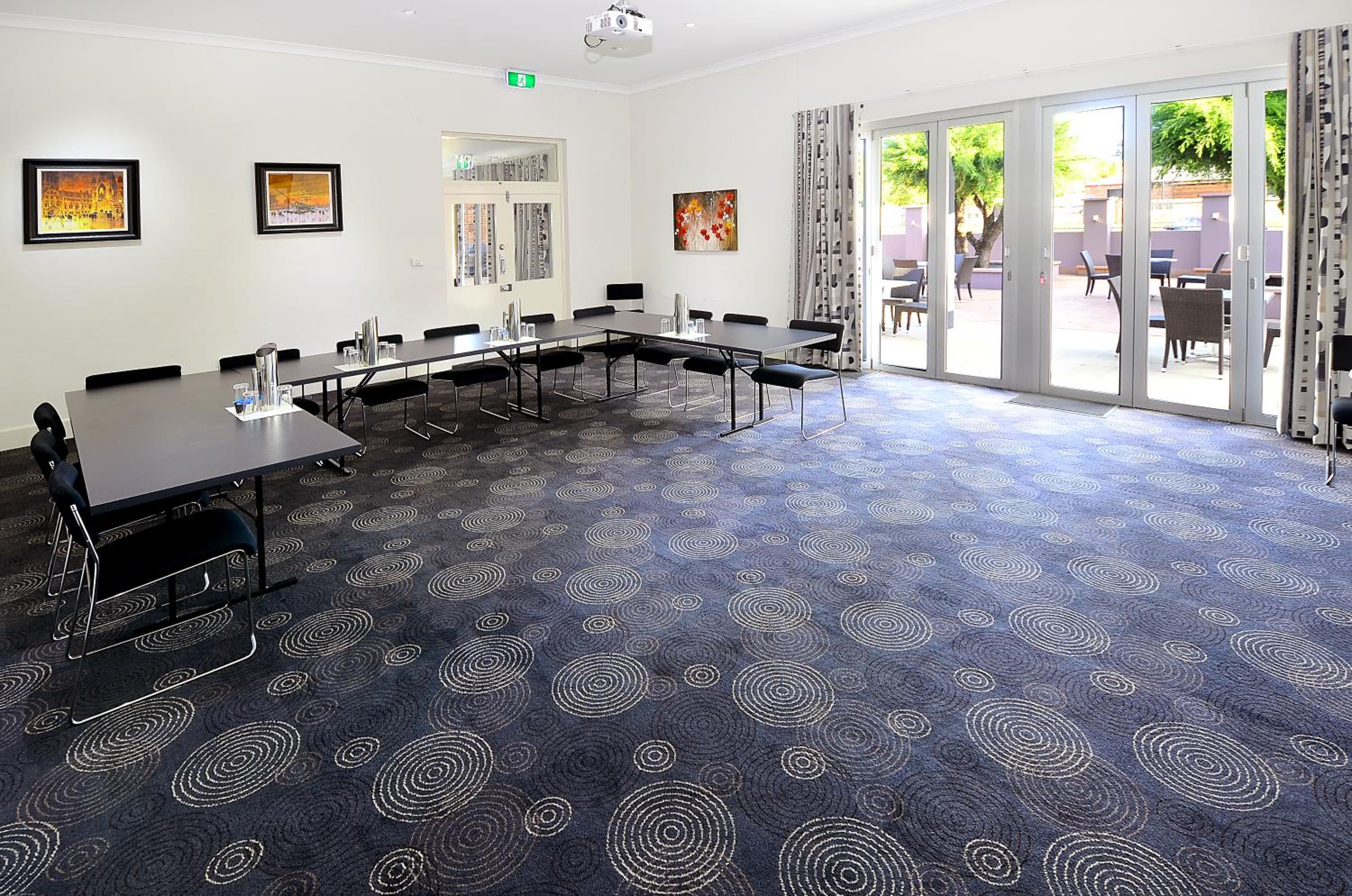 Mackellar Motel