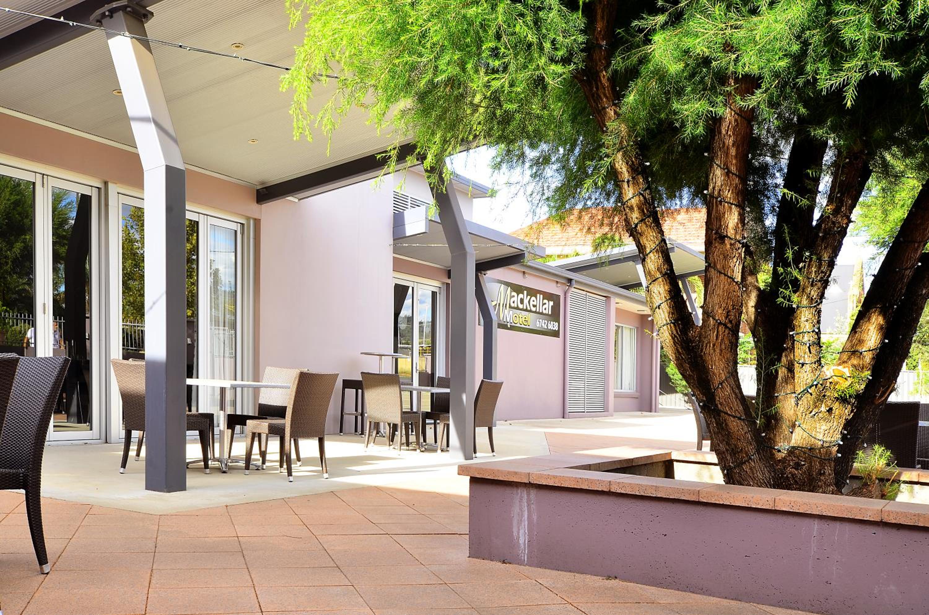 Mackellar Motel