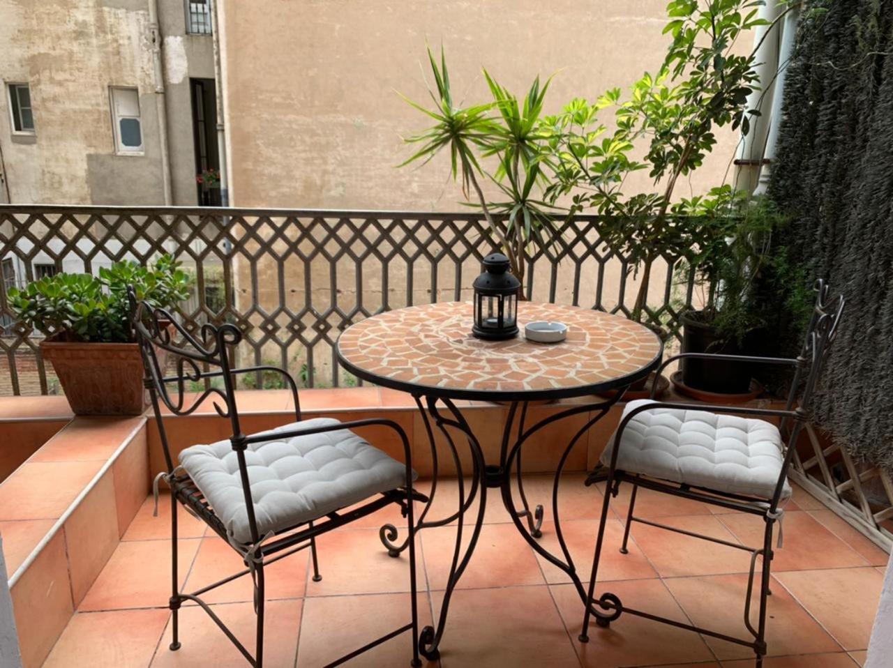 Casa Consell Gran Via, Guest House