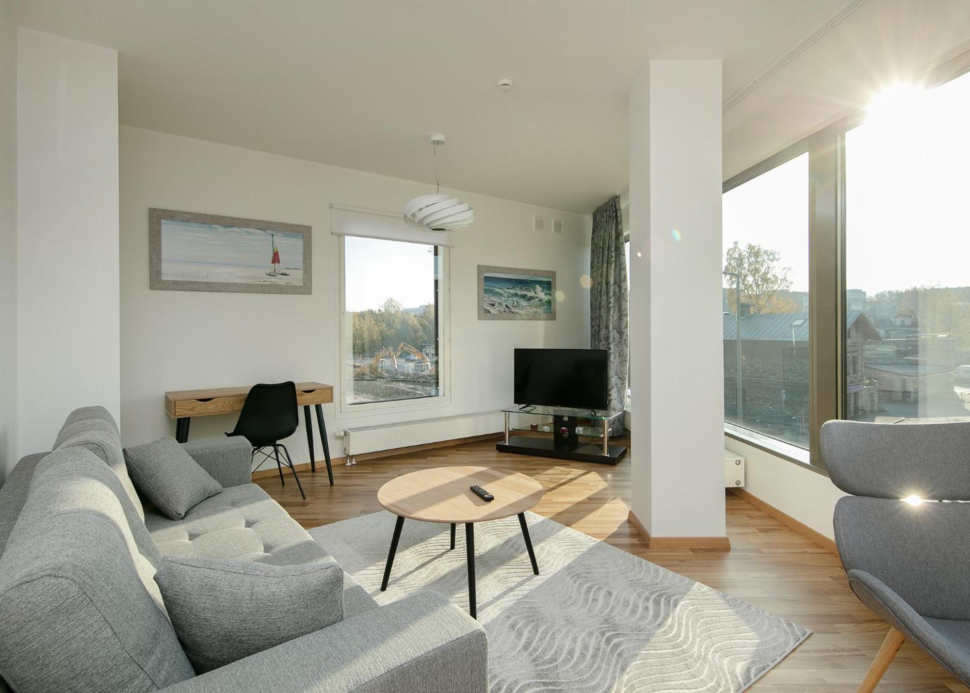 Cozy Lootsi Residence with Sauna and Balcony - Tallinn city centre view 3