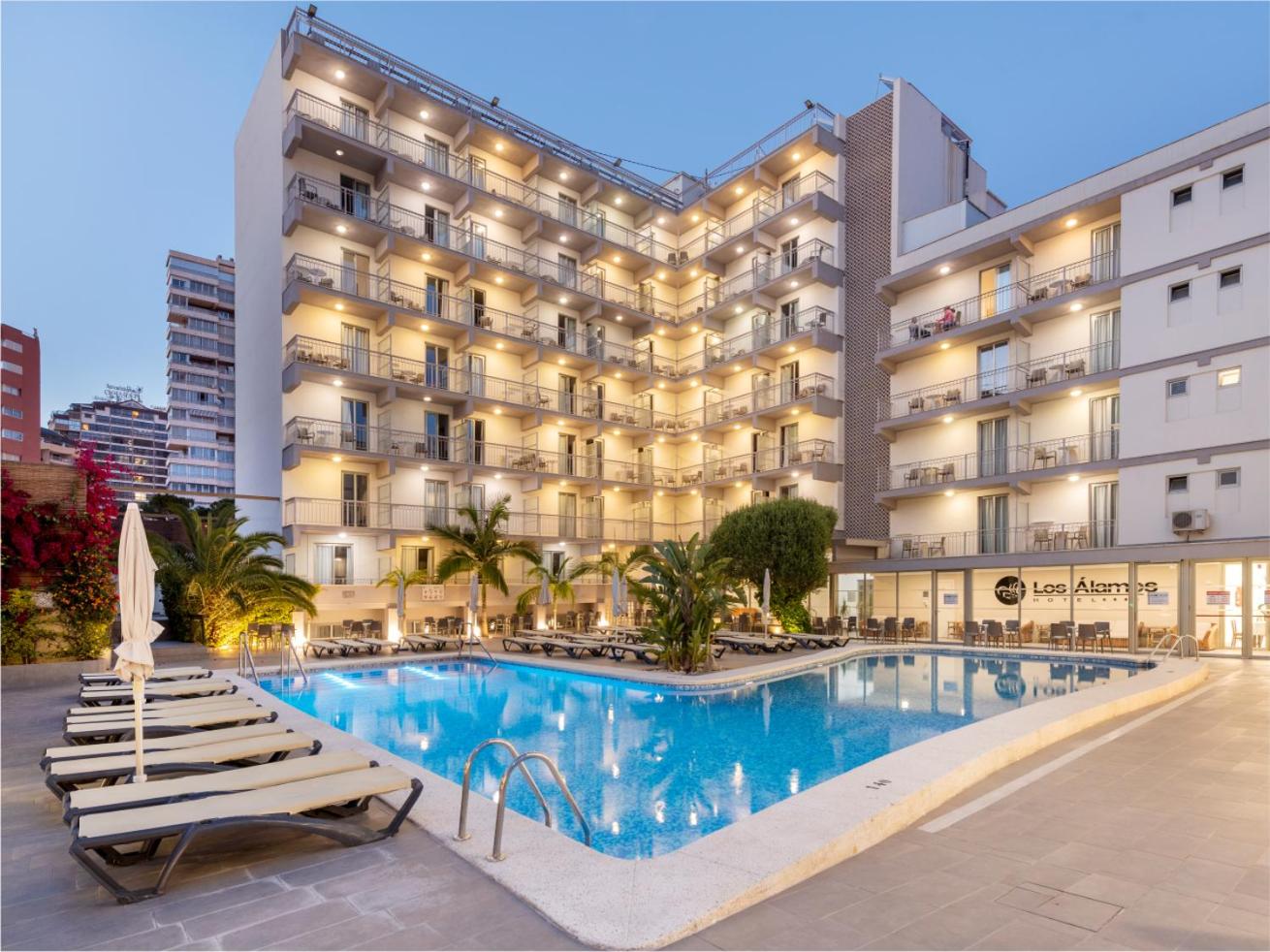 Hotel Los Álamos - Image 1