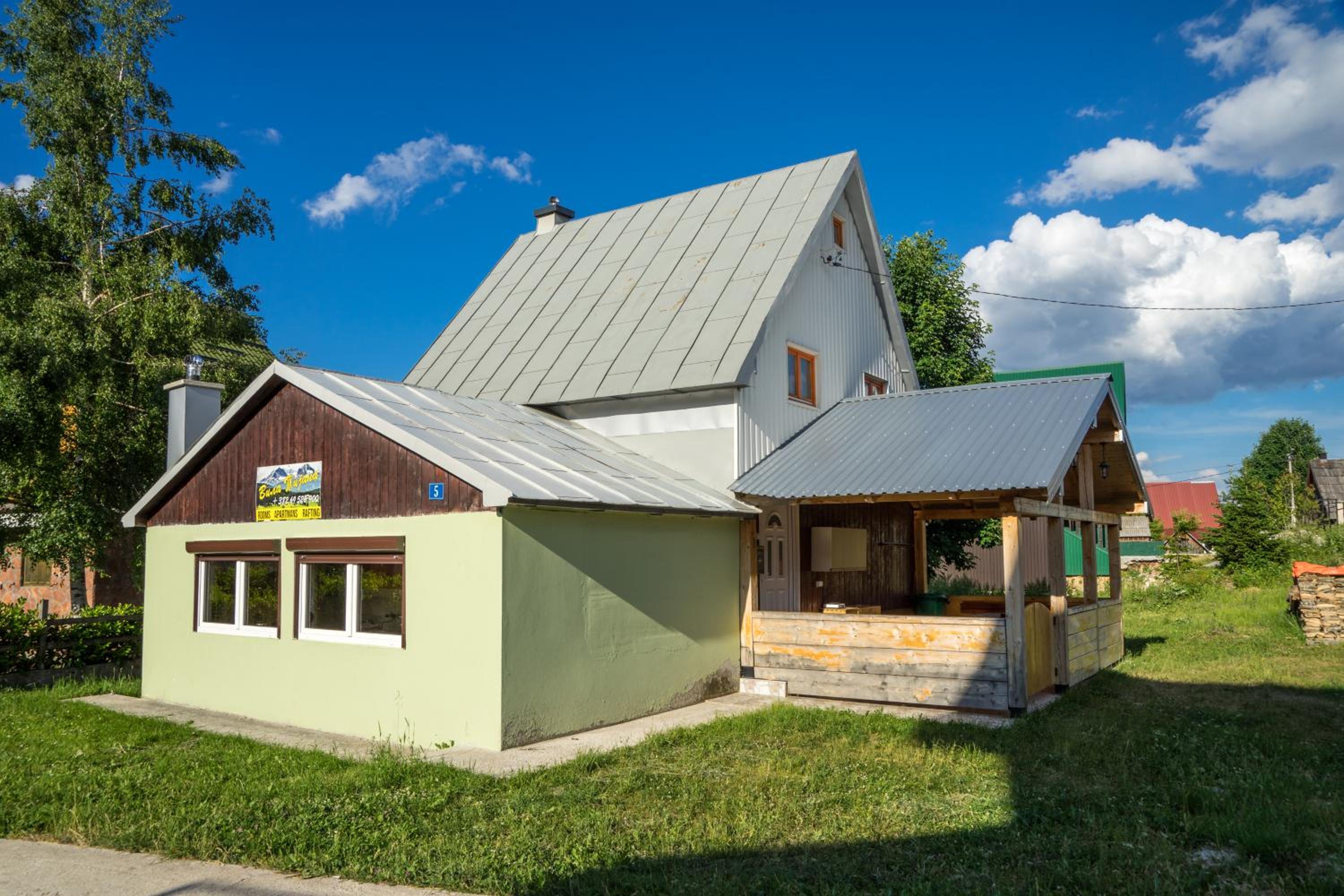 Photo 6