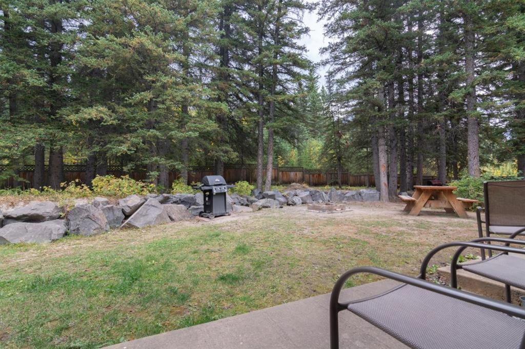Beautiful Newly Reno 2BDM 2 Bth Sleep up to 6 Adults & Kids Mountain View Townhouse Suite