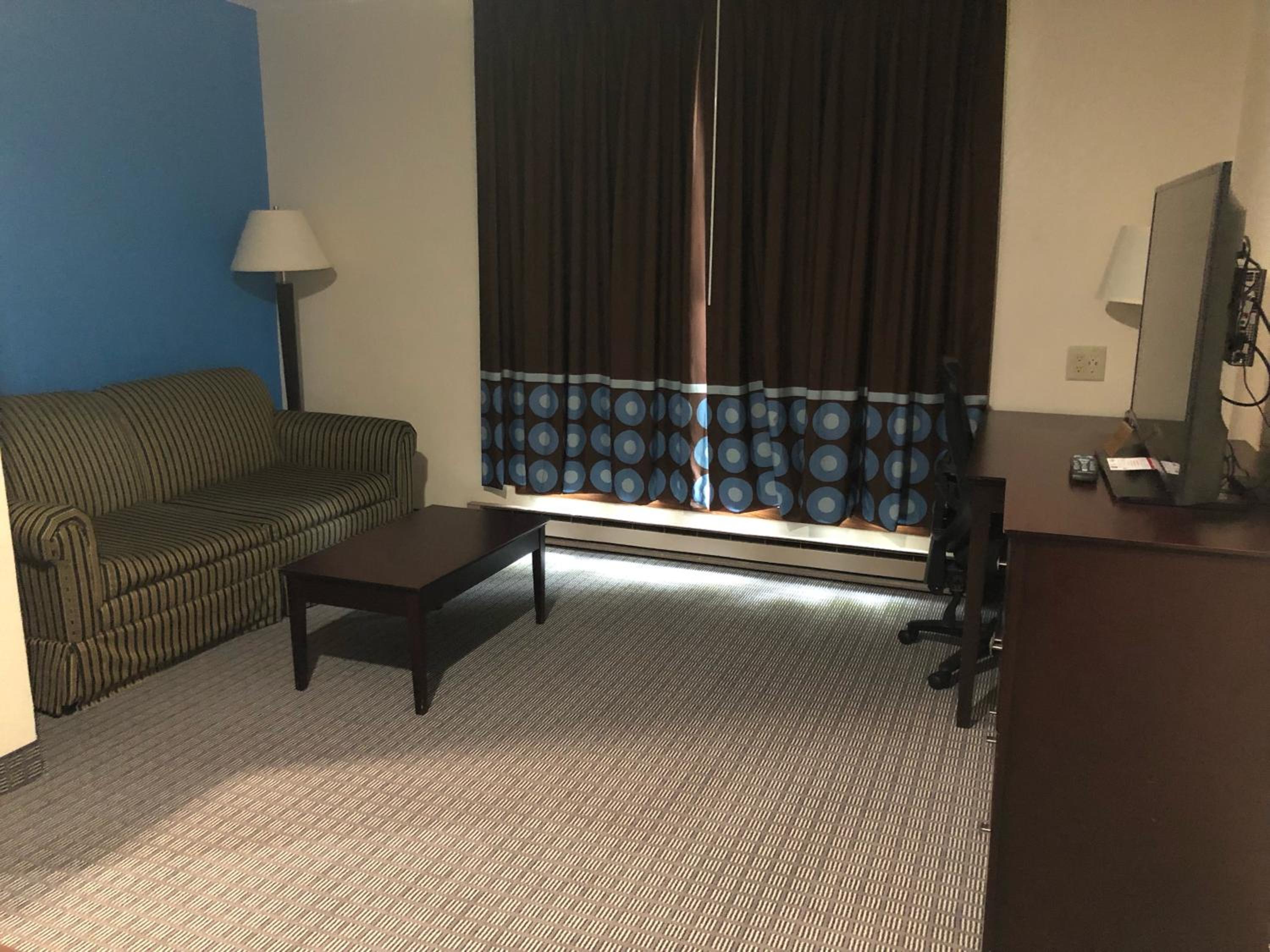 Amerivu Inn & Suites view 4