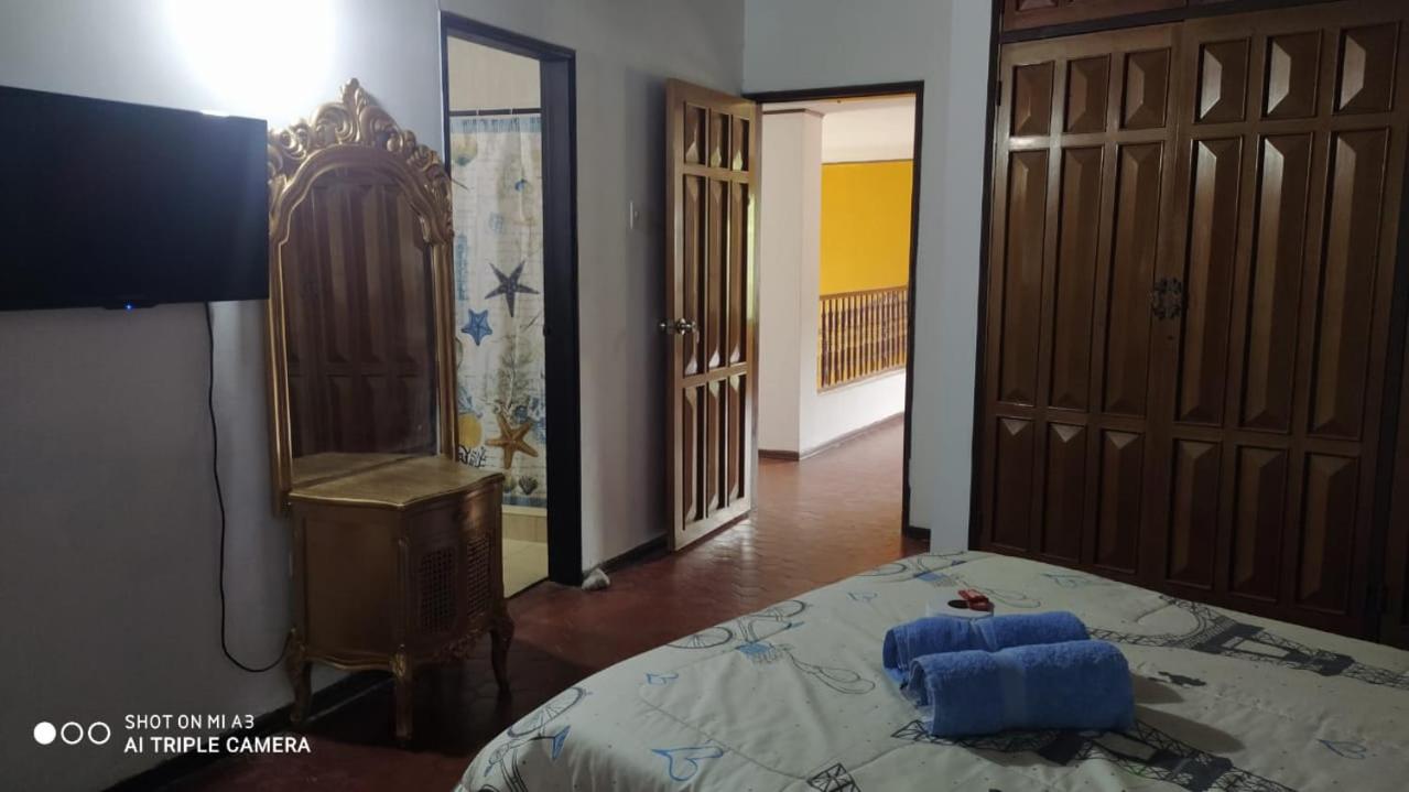 The Chill in Mansion Hostel Santa Marta view 4