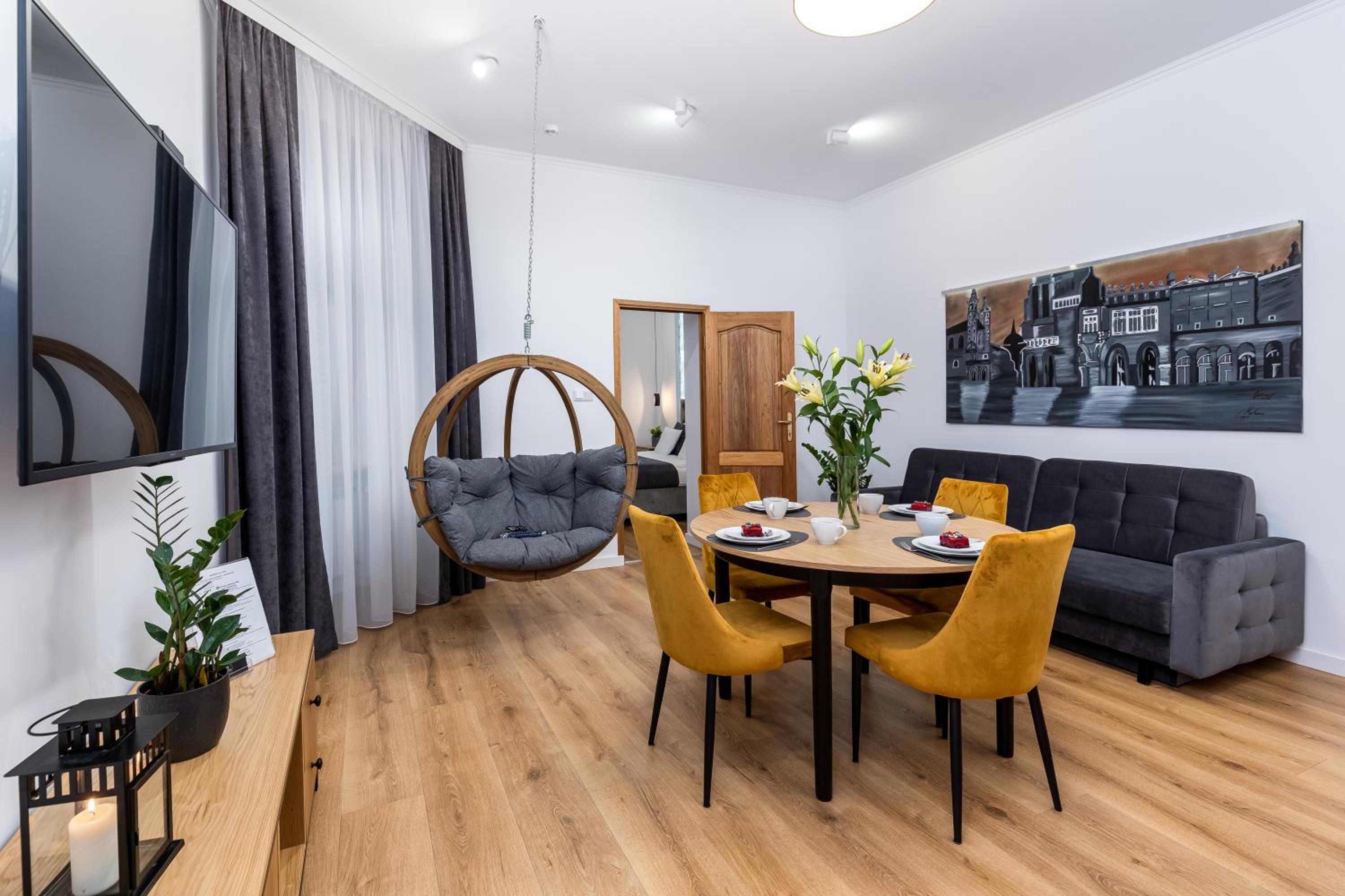 Beautiful Cracow Apartments by Cozyplace view 5