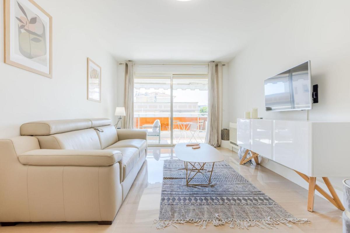 SERRENDY 1-bedroom apartment with terrace photo 4