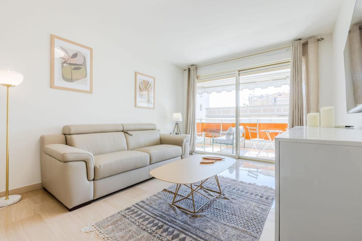 SERRENDY 1-bedroom apartment with terrace photo 3