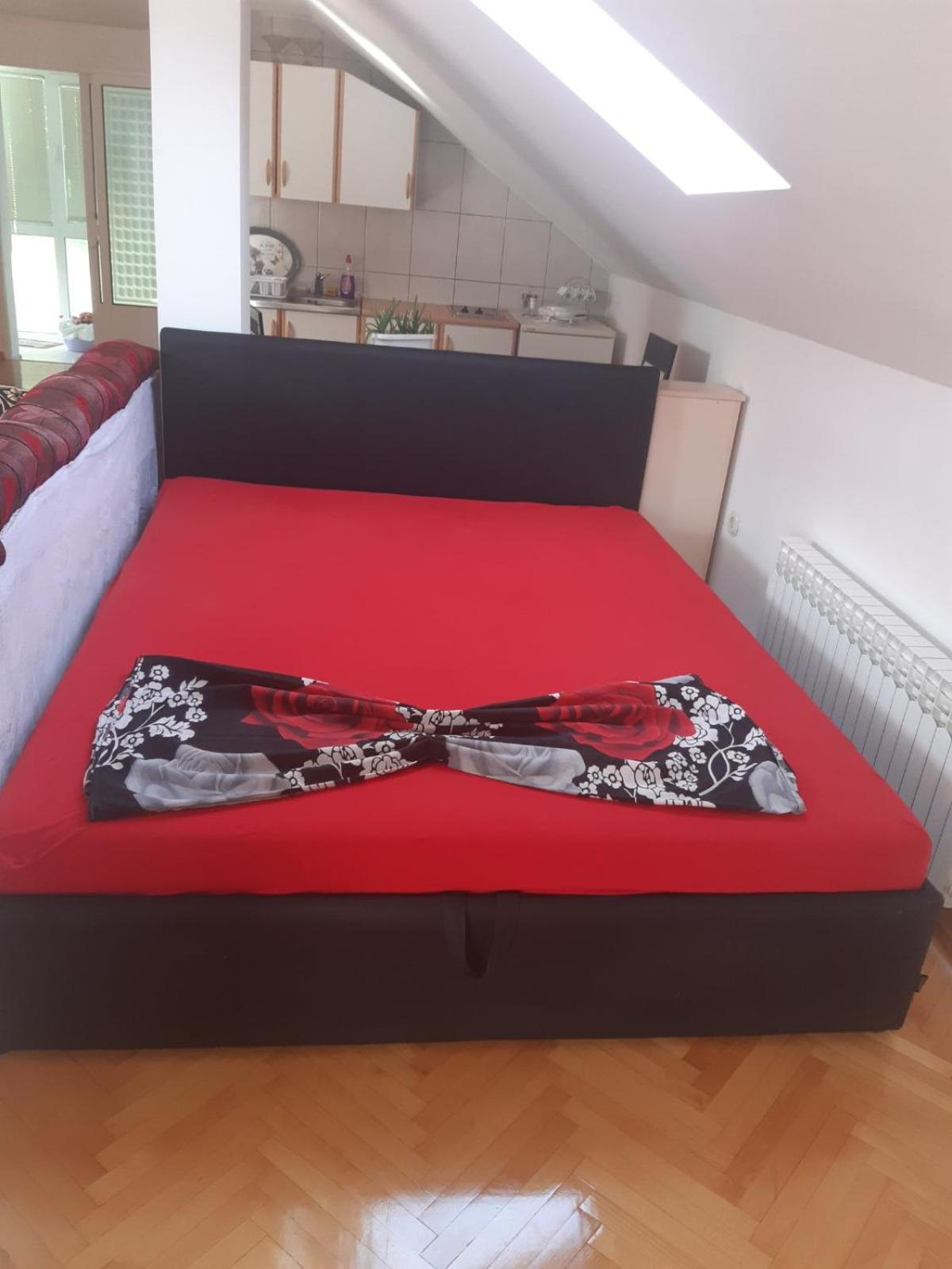 Photo 33