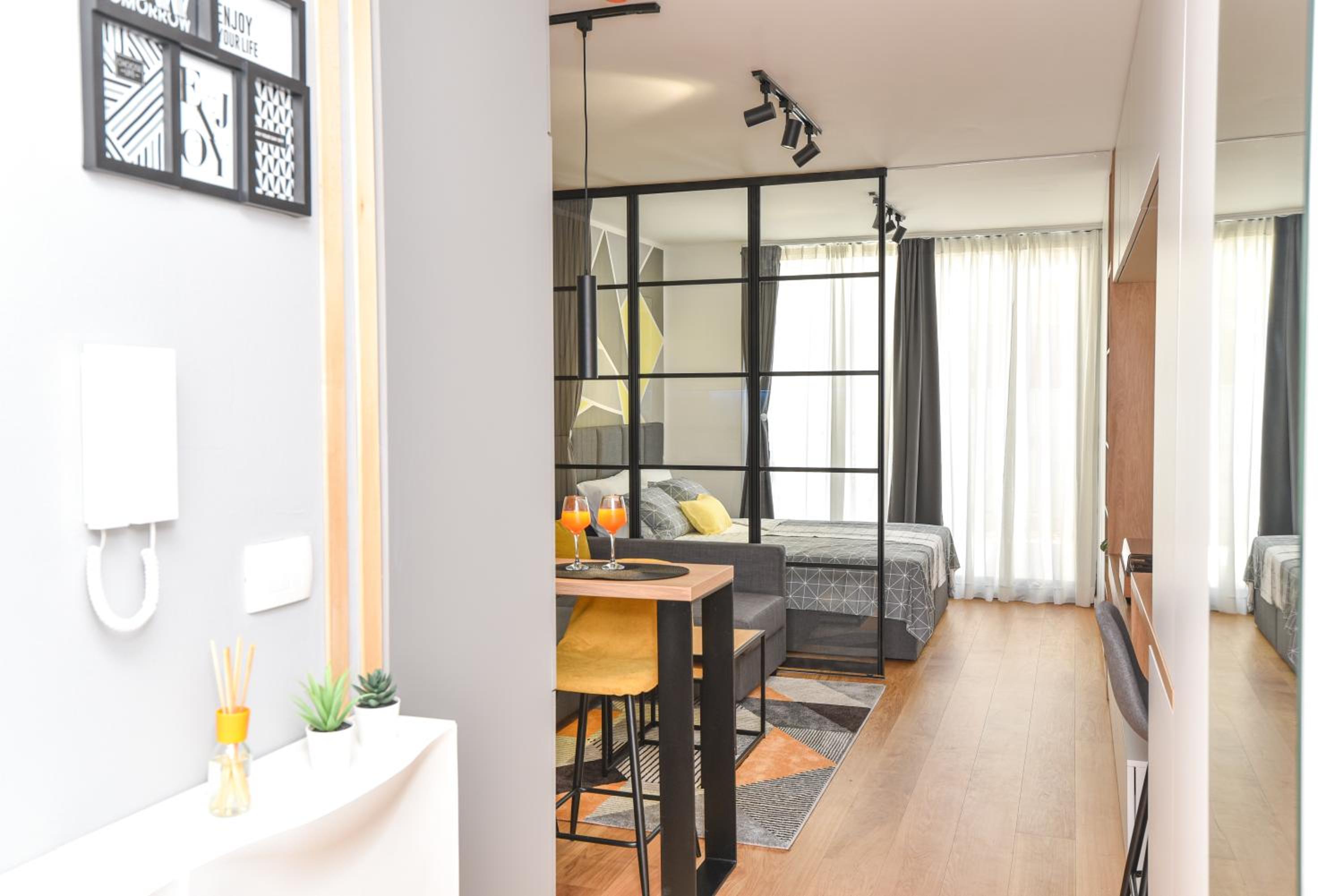 Studio apartment Bee One